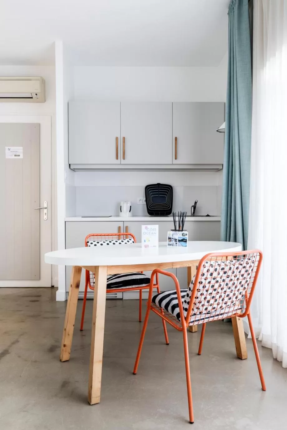 Kitchen or kitchenette, Kitchen/Kitchenette in Côté Océan Resort