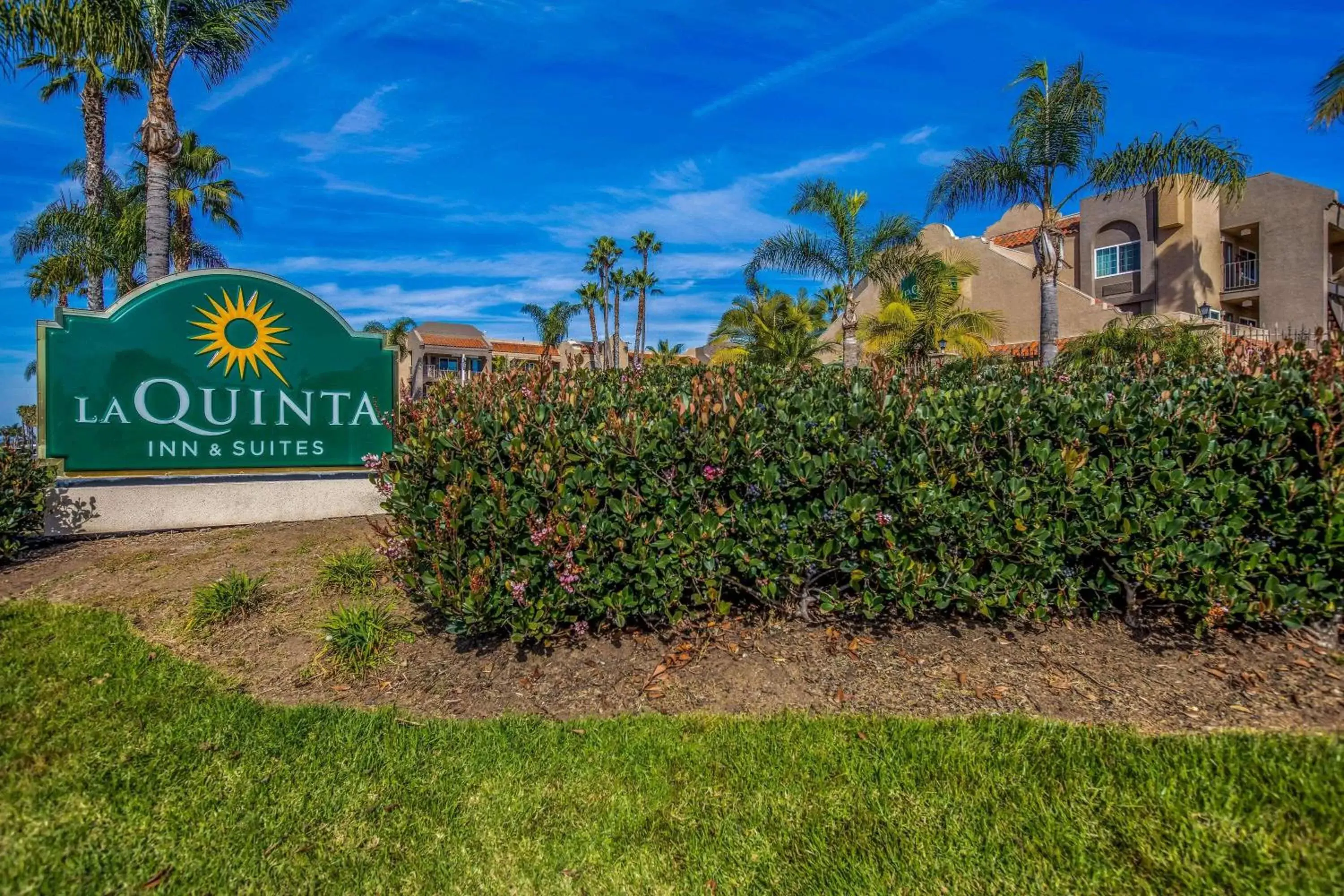 Property building, Property Logo/Sign in La Quinta by Wyndham Carlsbad - Legoland Area