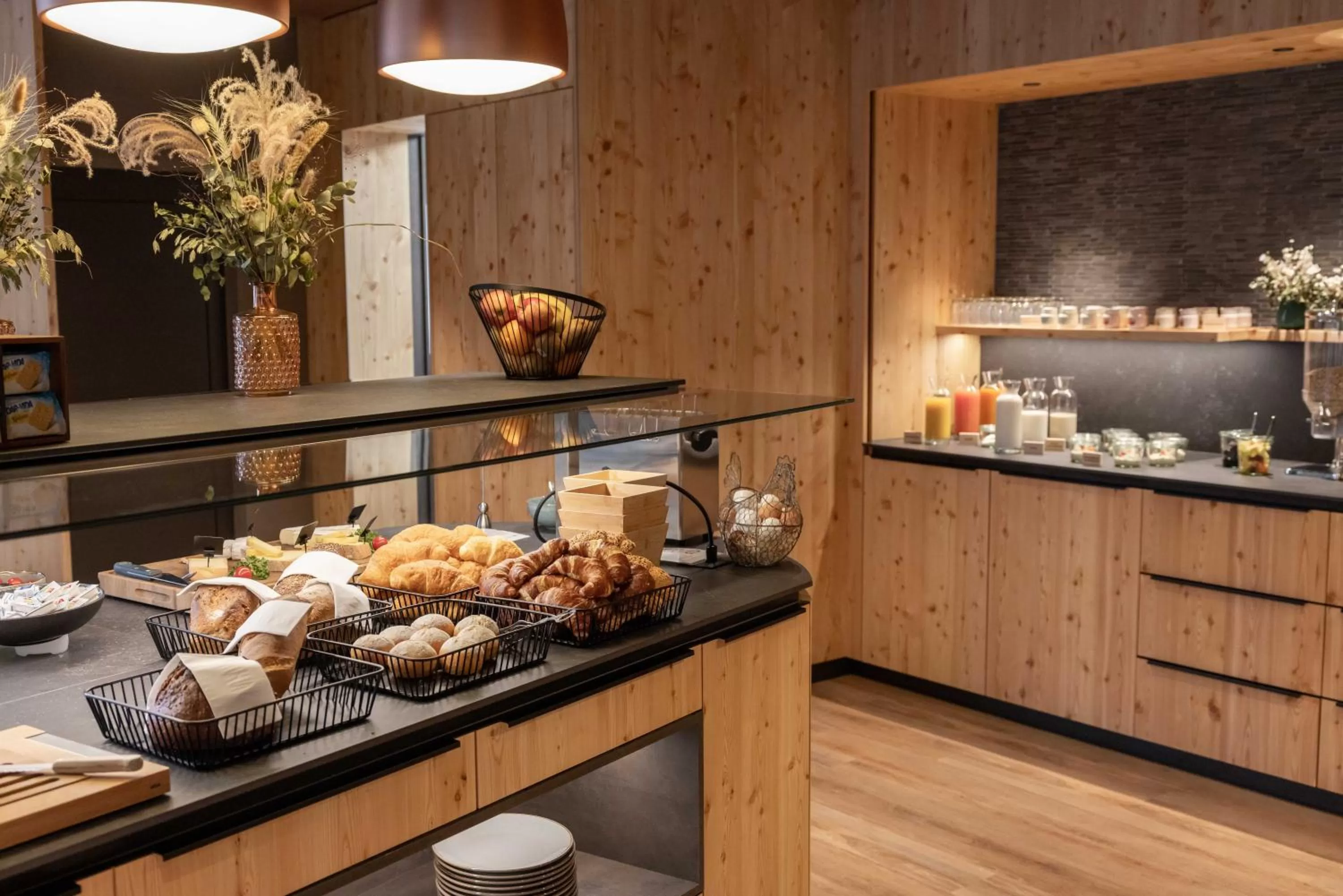 Breakfast in Hotel Garni Chesa Mulin