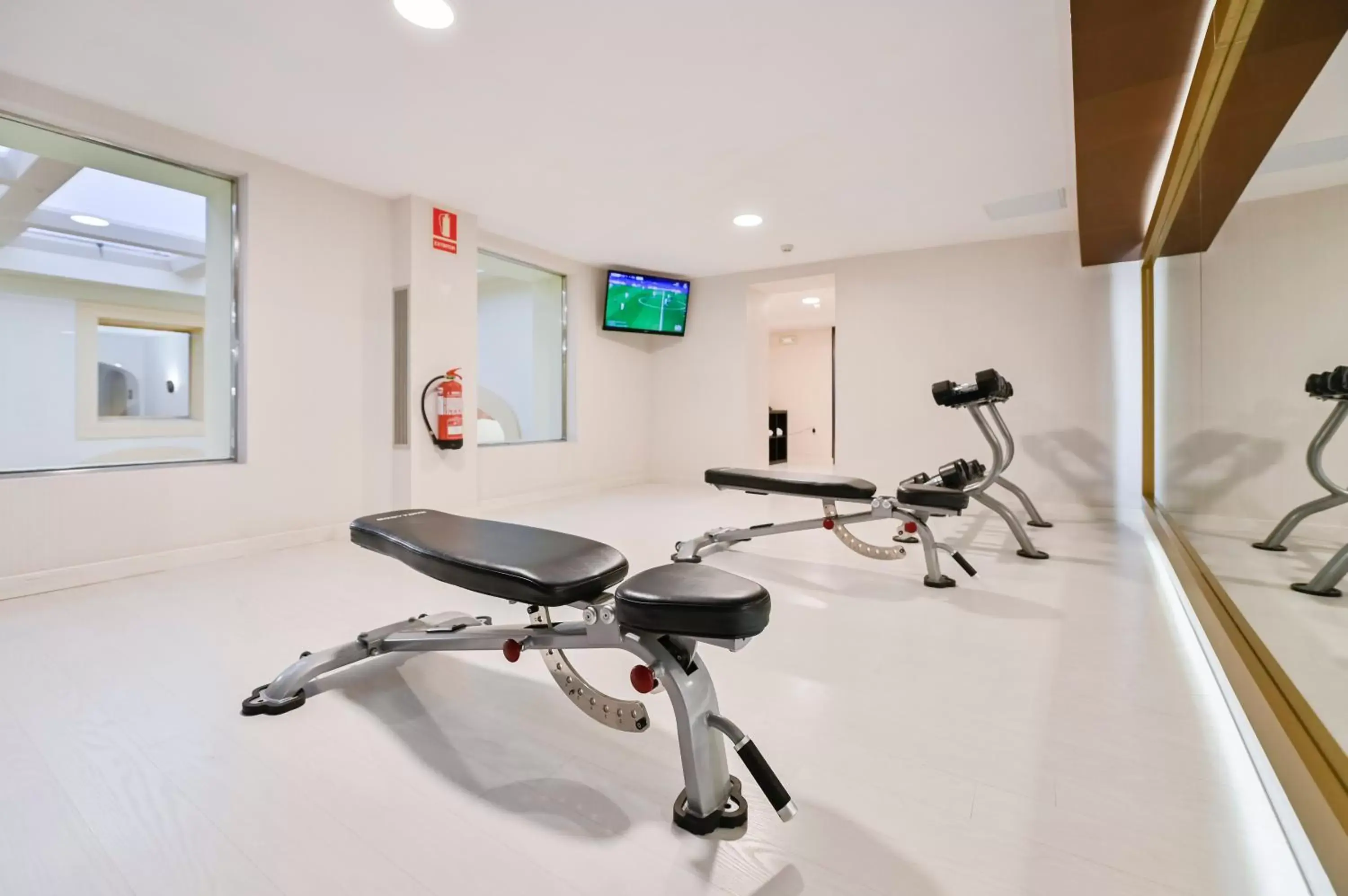 Fitness centre/facilities, Bathroom in Hesperia Barcelona Barri Gòtic