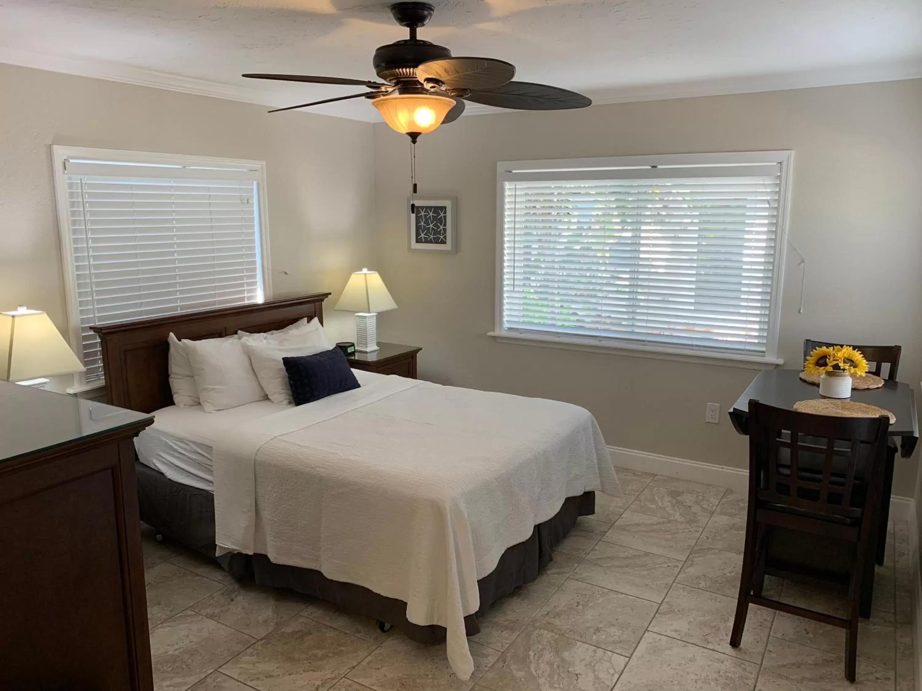 Bed in Twin Palms at Siesta Bed in Twin Palms at Siesta