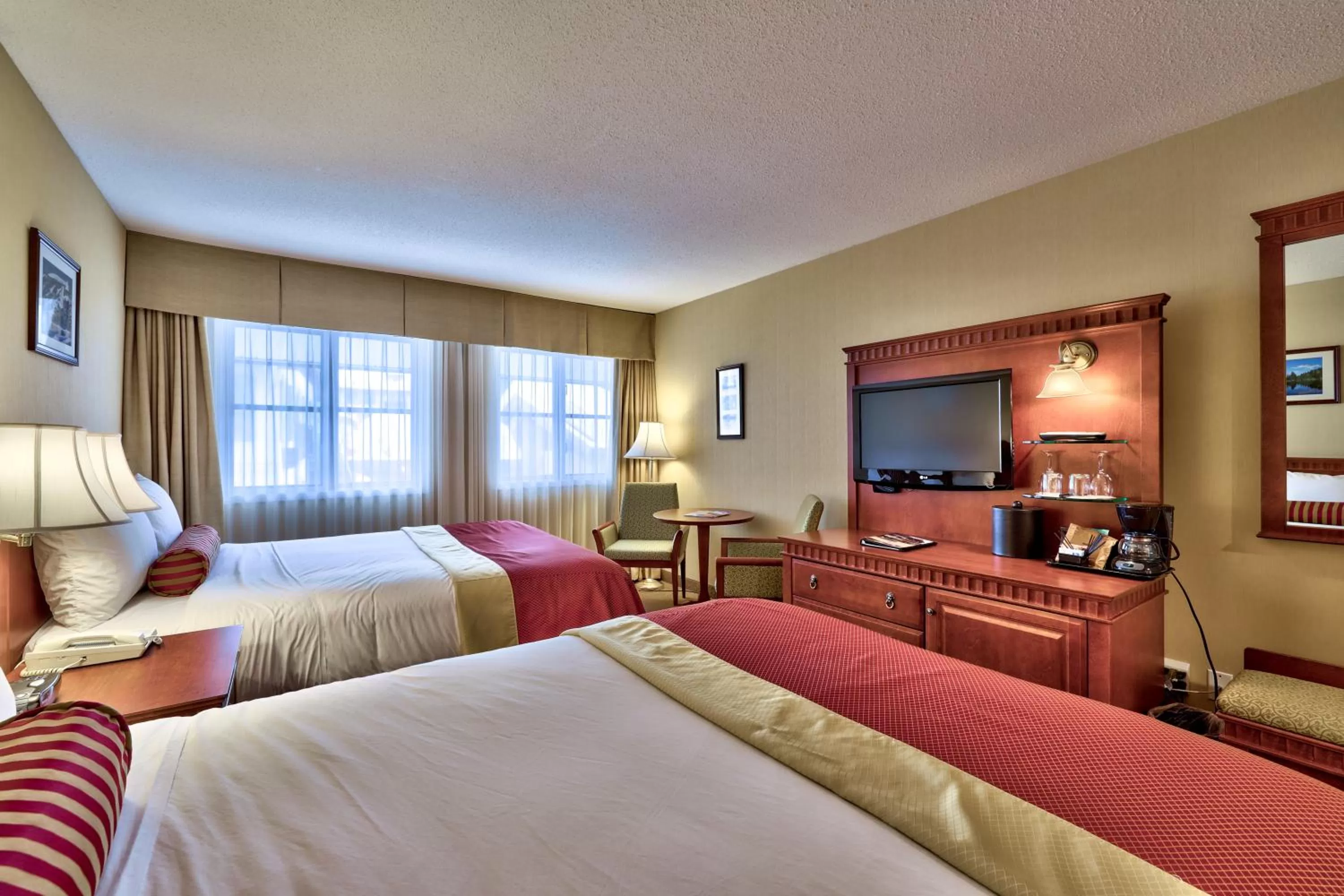 Photo of the whole room, Bed in Sun Peaks Lodge