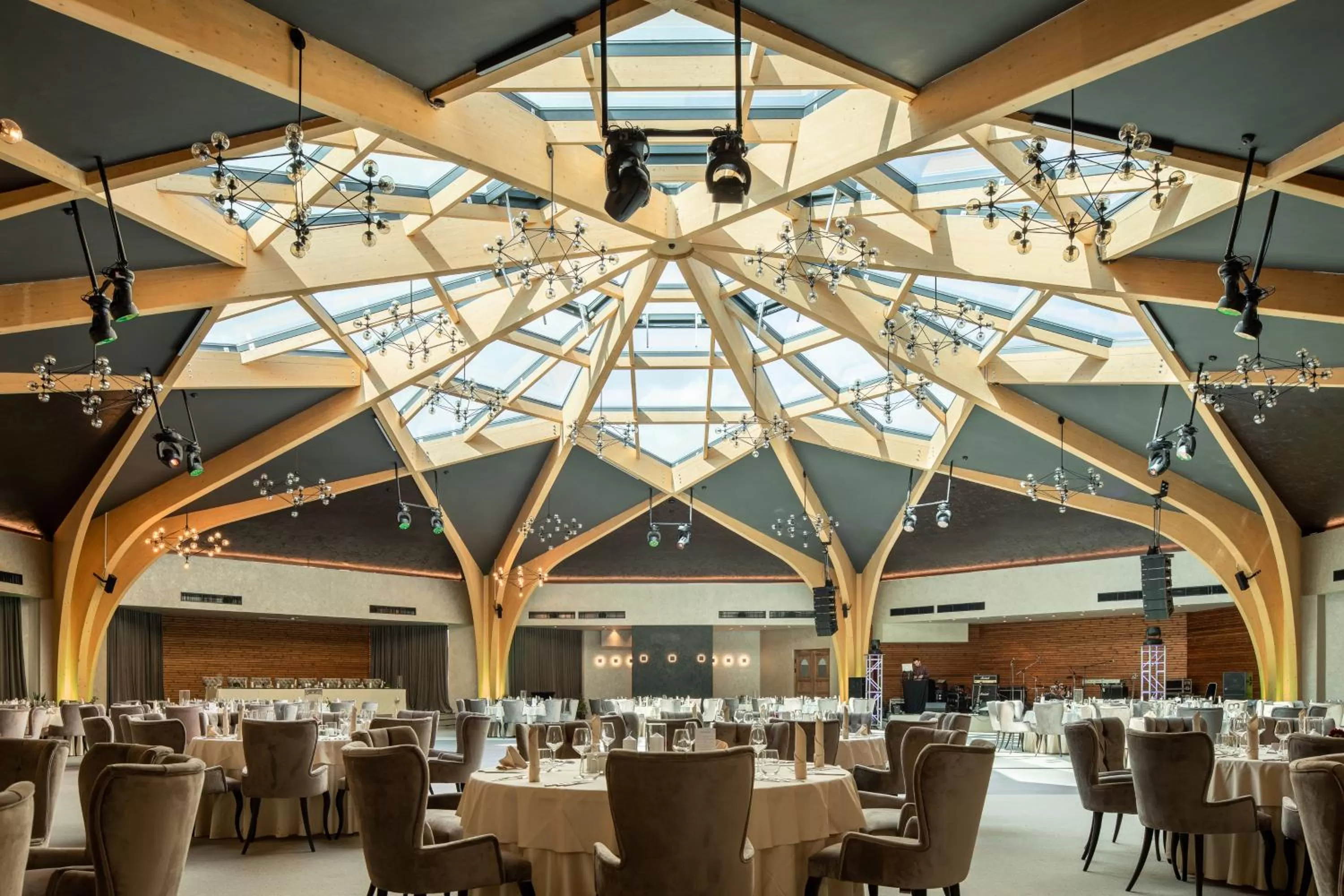 Restaurant/places to eat in Serenity Resort