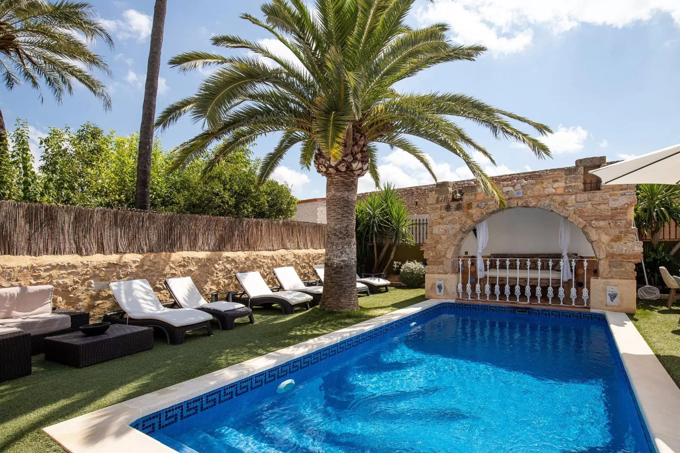 Pool view in Casa Mistela