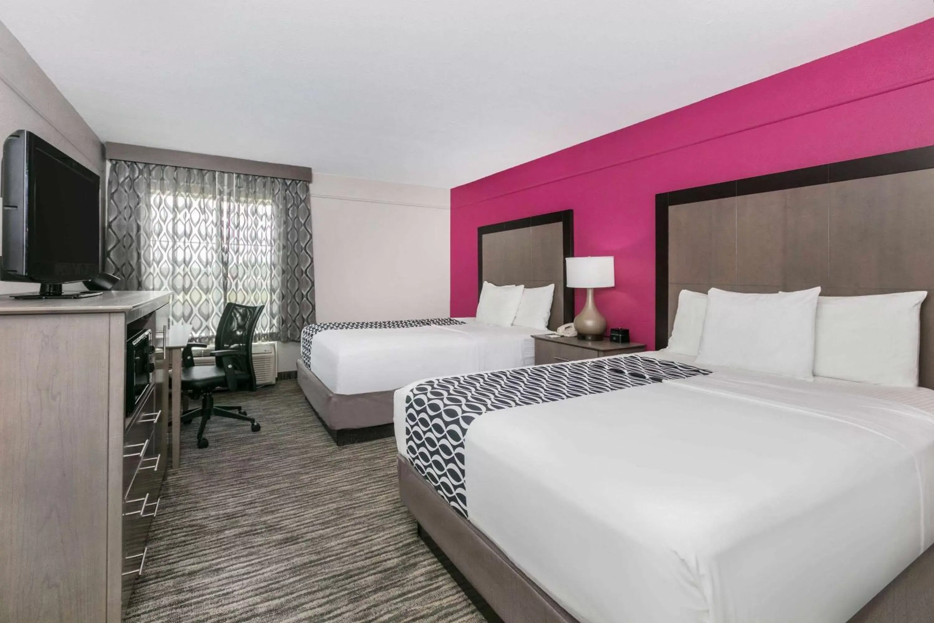 Photo of the whole room, Bed in La Quinta by Wyndham Fredericksburg Photo of the whole room, Bed in La Quinta by Wyndham Fredericksburg