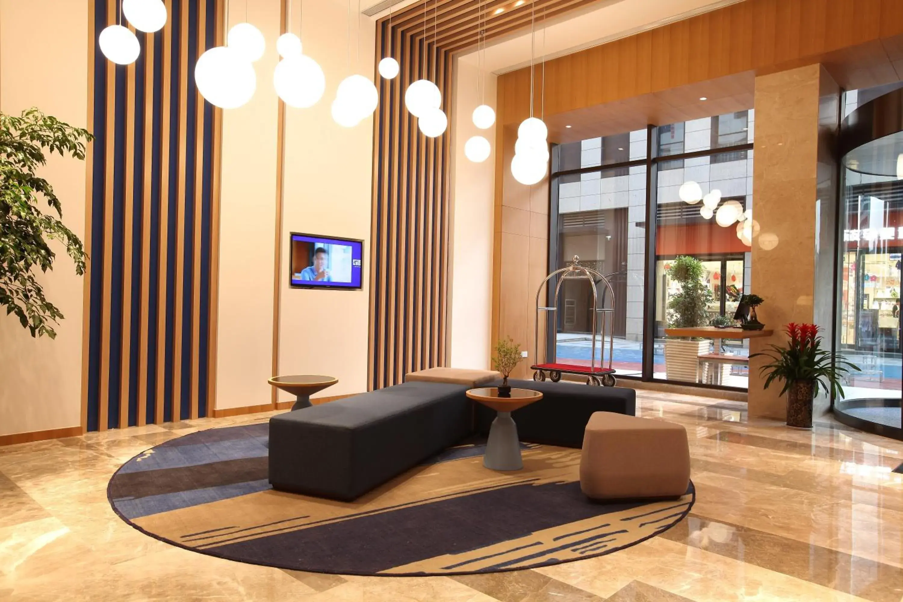 Property building in Holiday Inn Express Xi'an Qujiang South, an IHG Hotel