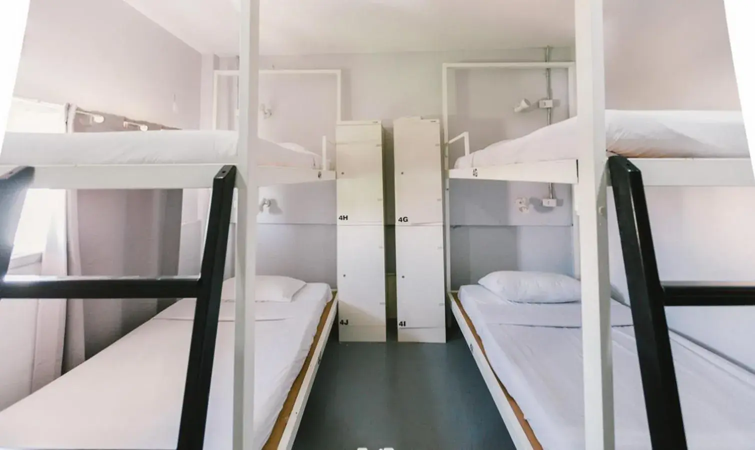 Bed, Bunk Bed in 3 Howw Hostel at Khaosan