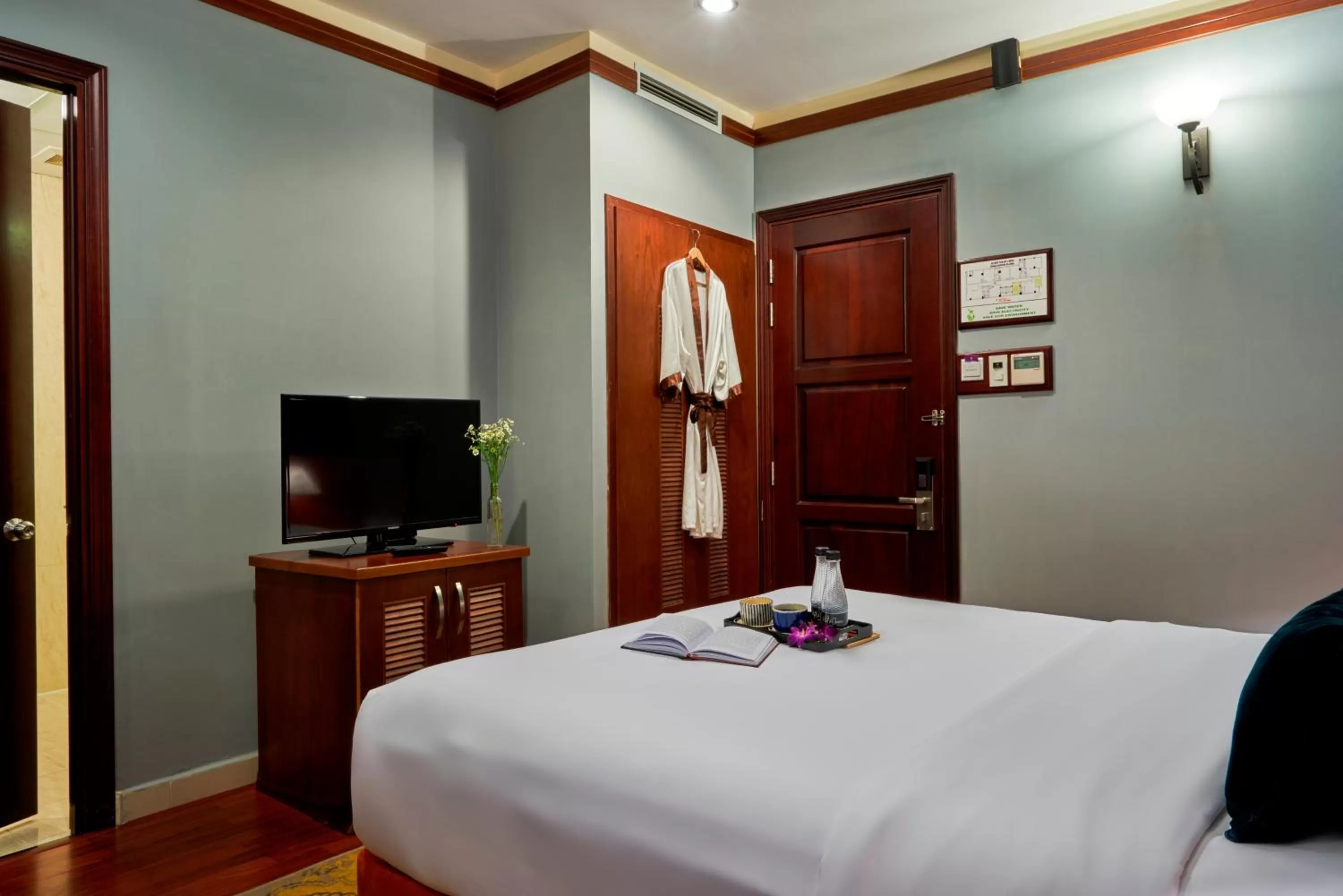 Bedroom, TV/Entertainment Center in Prostyle Hotel Ho Chi Minh プロスタイルホテルホーチミン