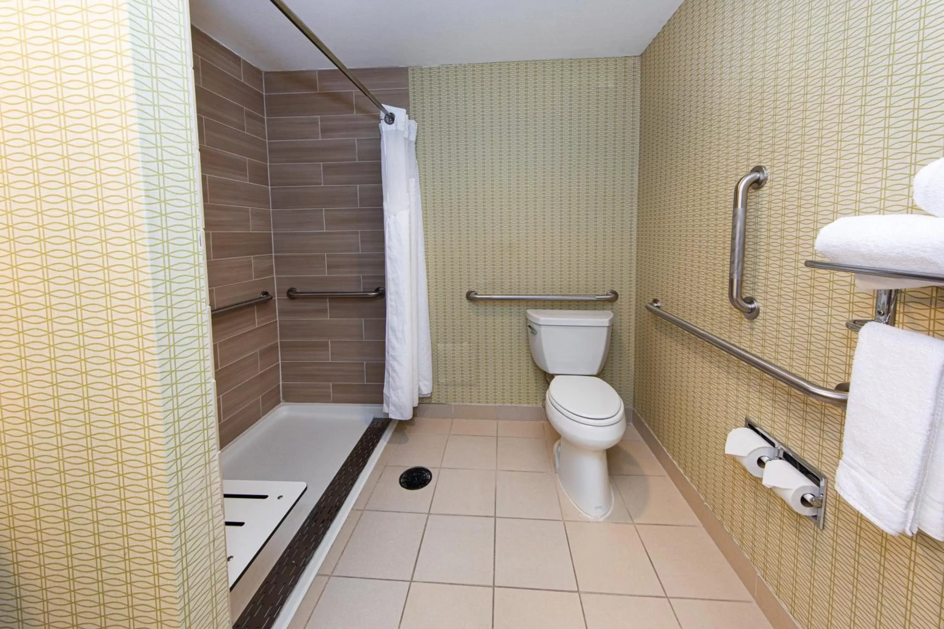 Photo of the whole room, Bathroom in Holiday Inn St. Louis Airport West Earth City, an IHG Hotel