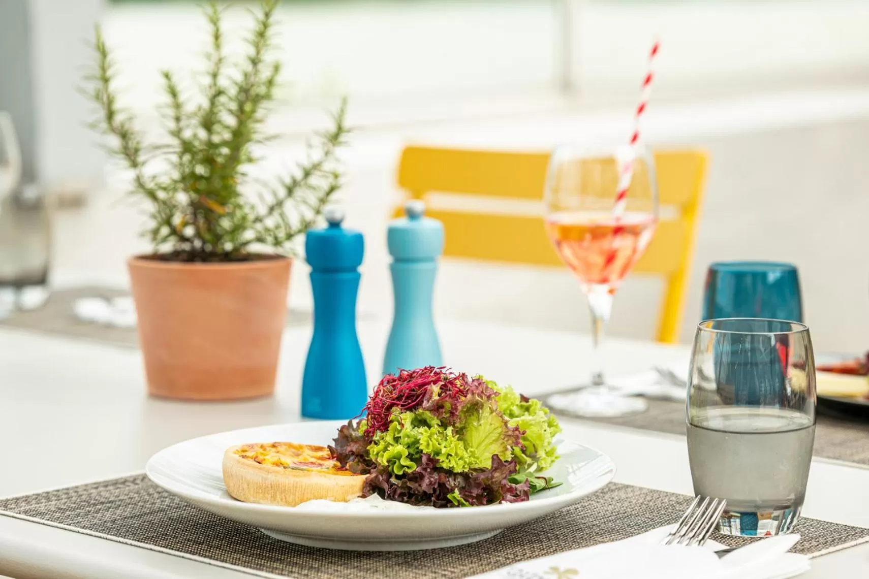 Restaurant/places to eat in Rheinhotel Dreesen