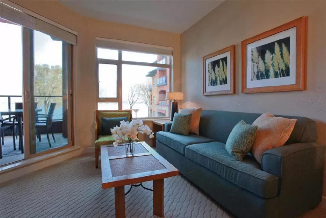 Living room, Seating Area in Watermark Beach Resort