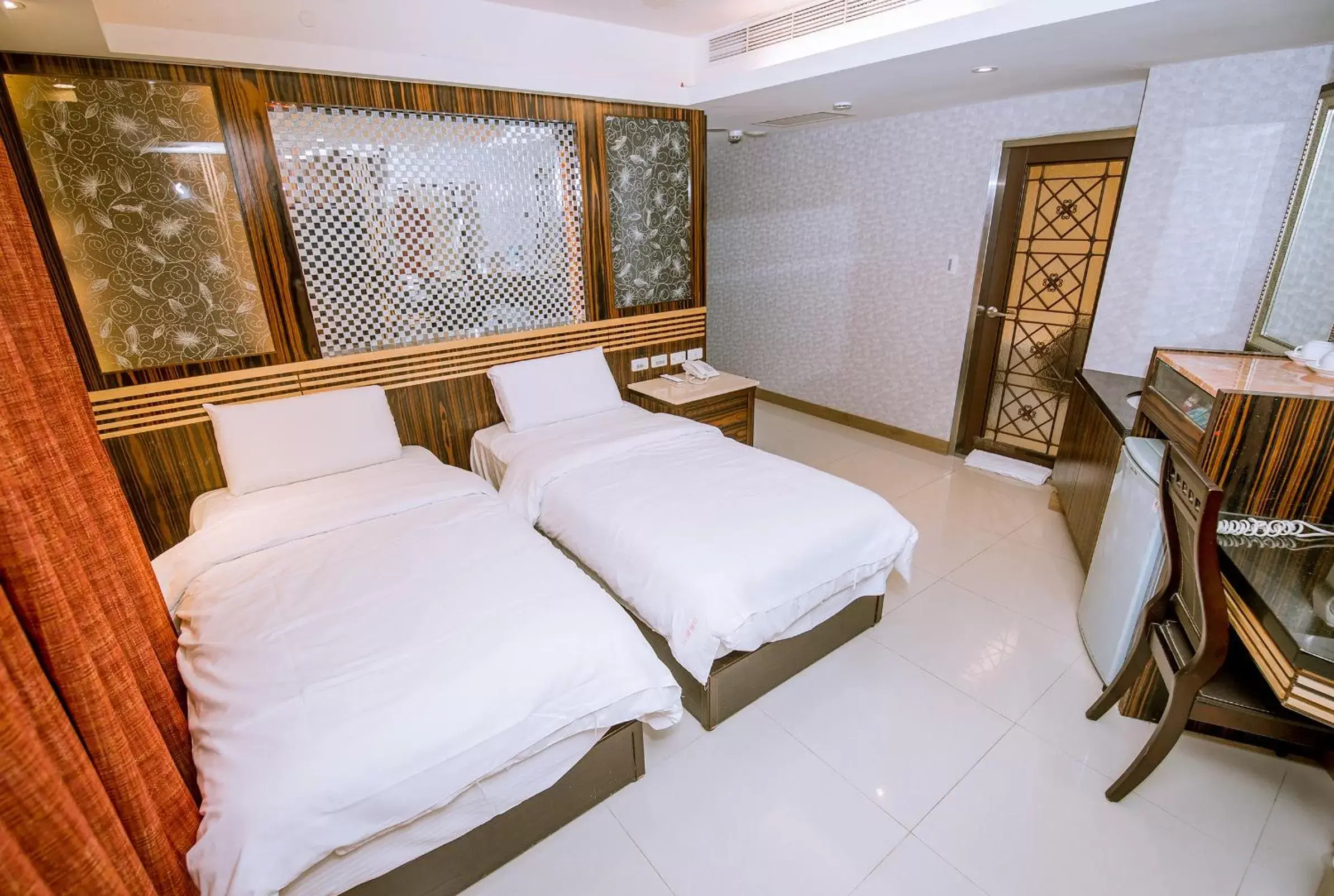 Photo of the whole room, Bed in Guide Hotel Taipei Xinyi