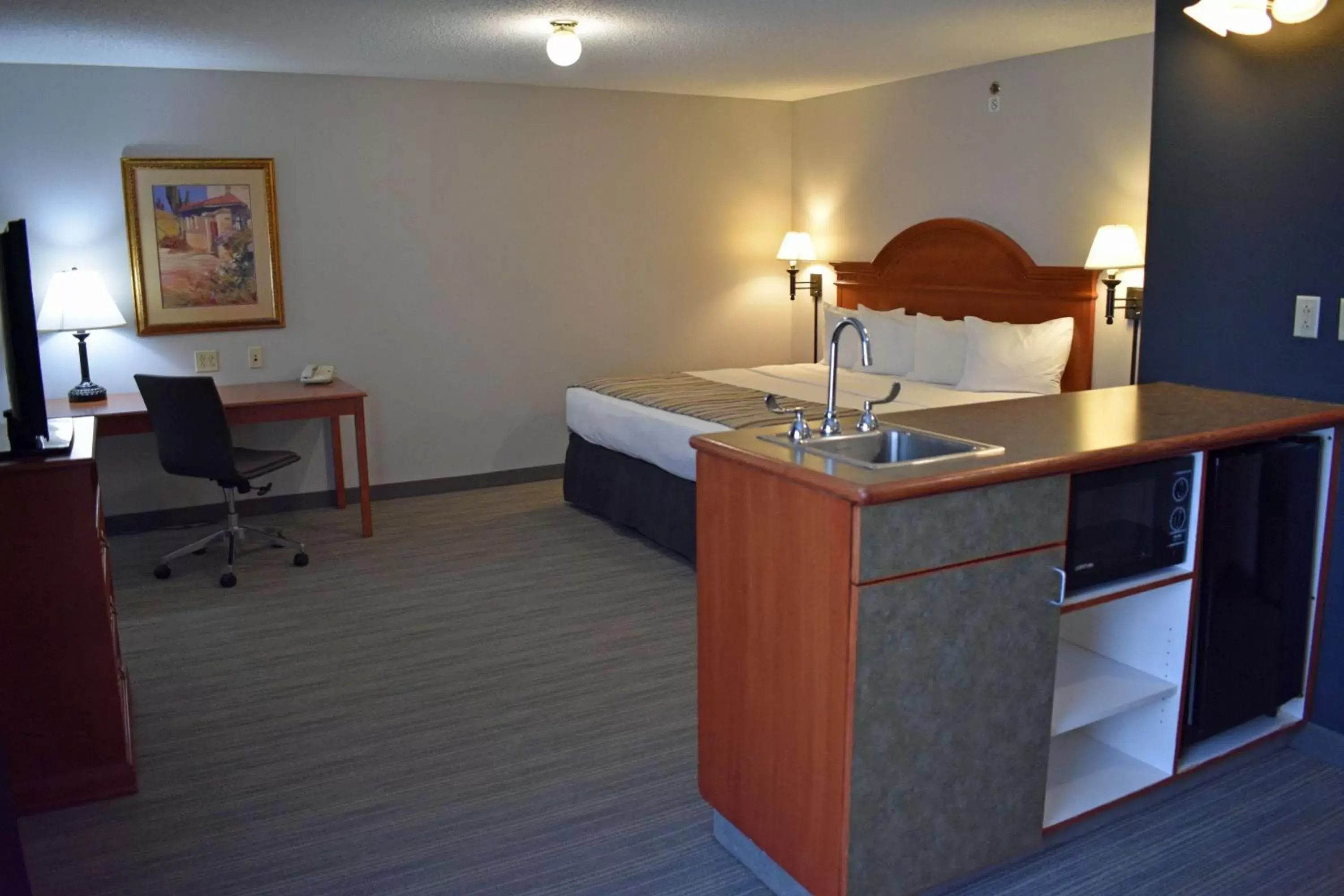 Photo of the whole room, Bed in Country Inn & Suites by Radisson, Northwood, IA