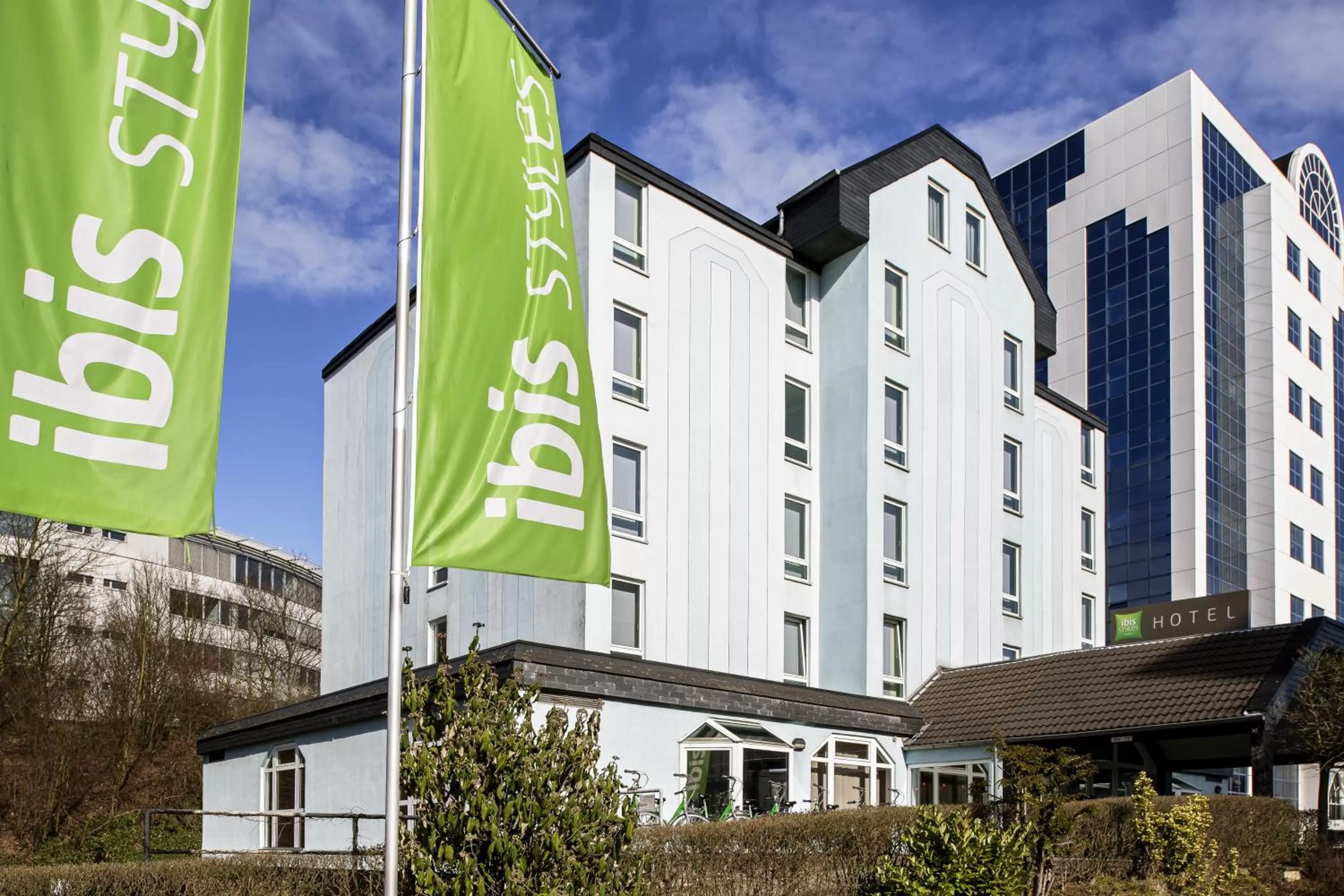 Facade/entrance in ibis Styles Duesseldorf-Neuss