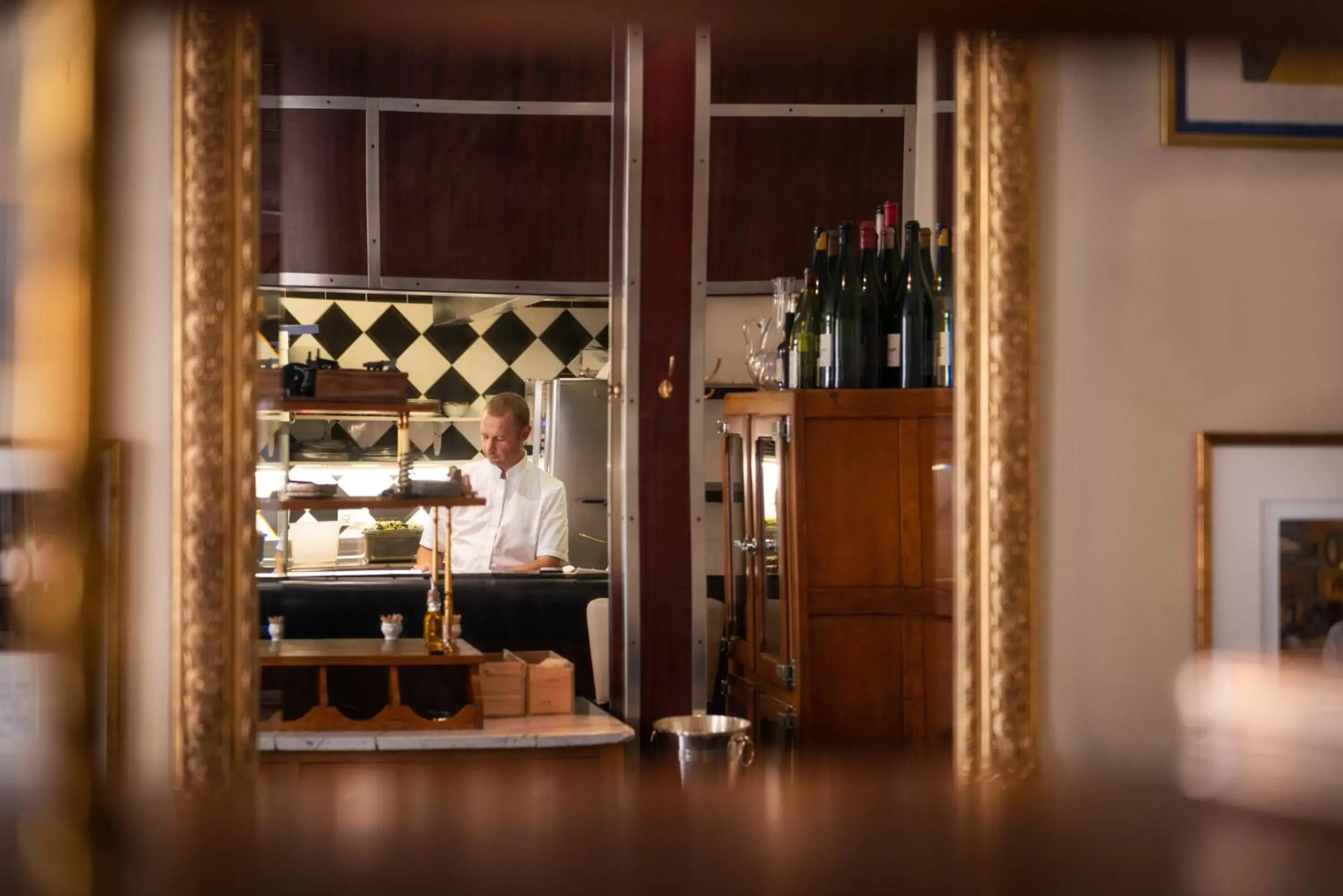 Property building in L'Hôtel Property building in L'Hôtel