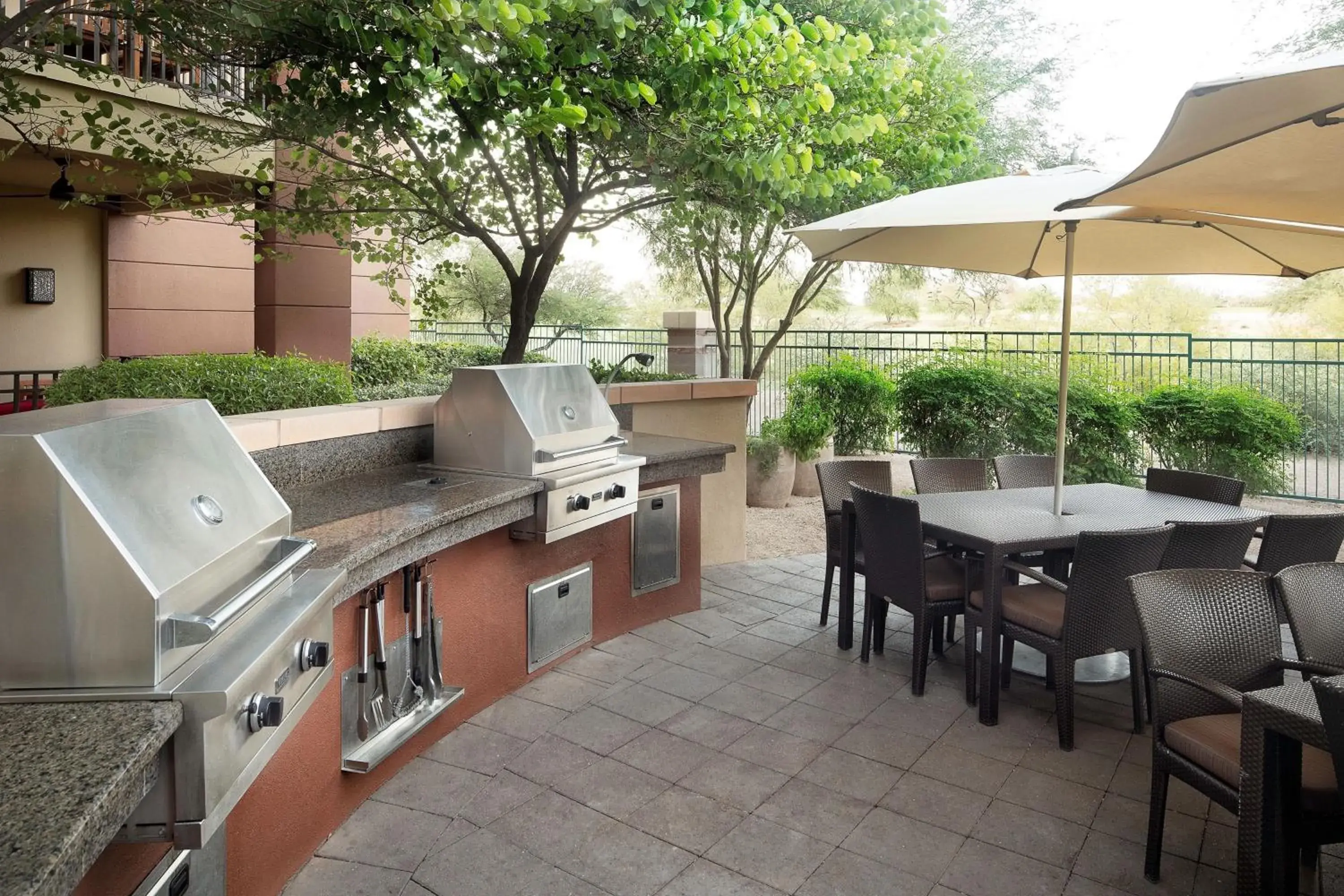 Lounge or bar, BBQ Facilities in The Westin Kierland Villas, Scottsdale