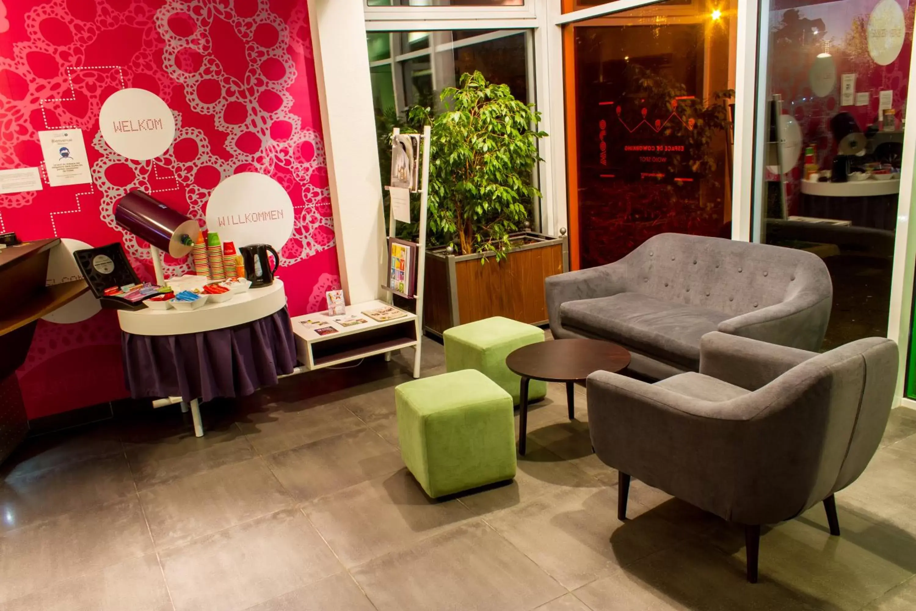 Lobby or reception in ibis Styles Bethune Bruay la Buissière Lobby or reception in ibis Styles Bethune Bruay la Buissière