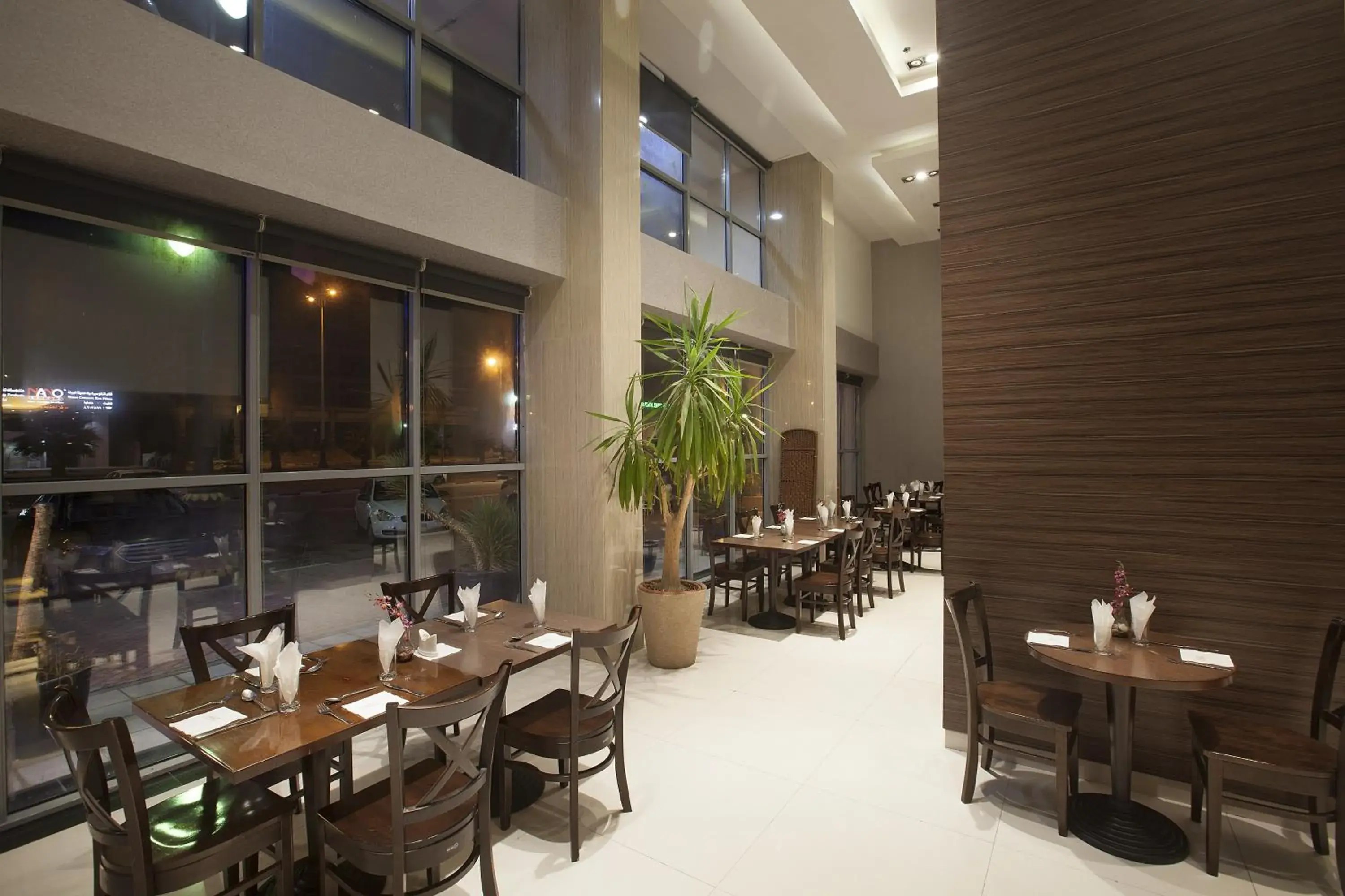 Lobby or reception, Restaurant/Places to Eat in Watheer Hotel Suite