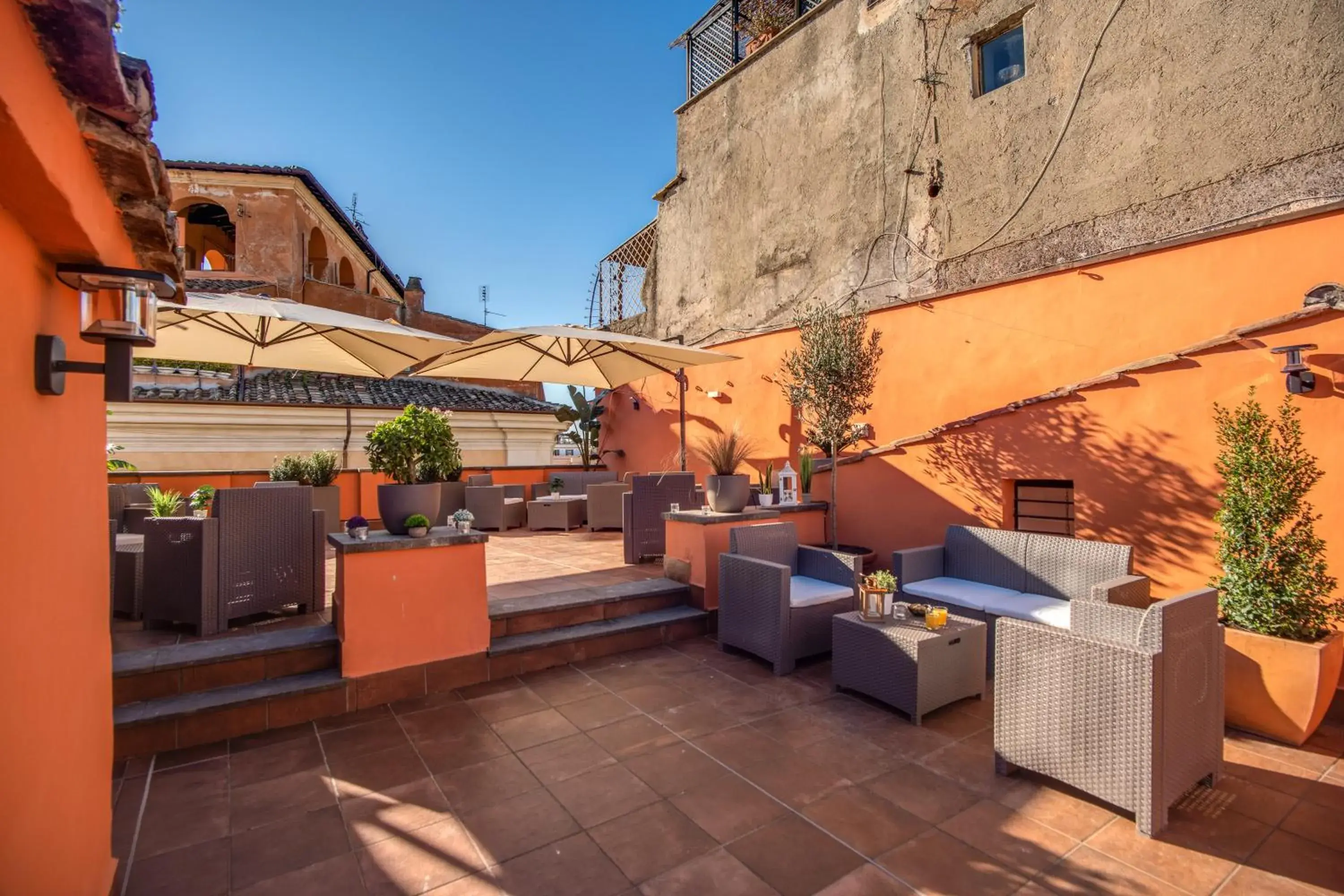 Property building in Piazza di Spagna Comfort Rooms