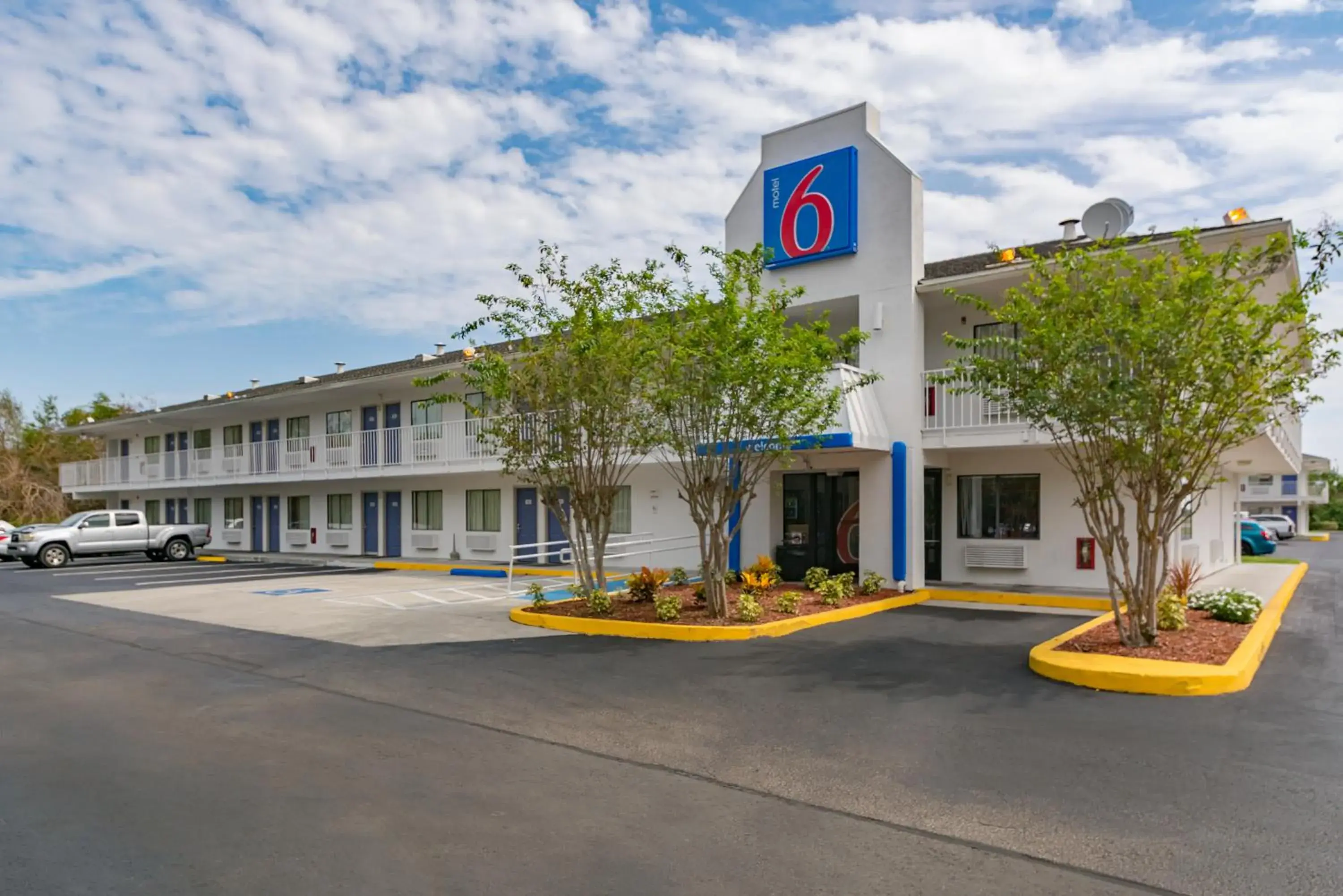 Facade/entrance, Property Building in Motel 6-Ft. Pierce, FL