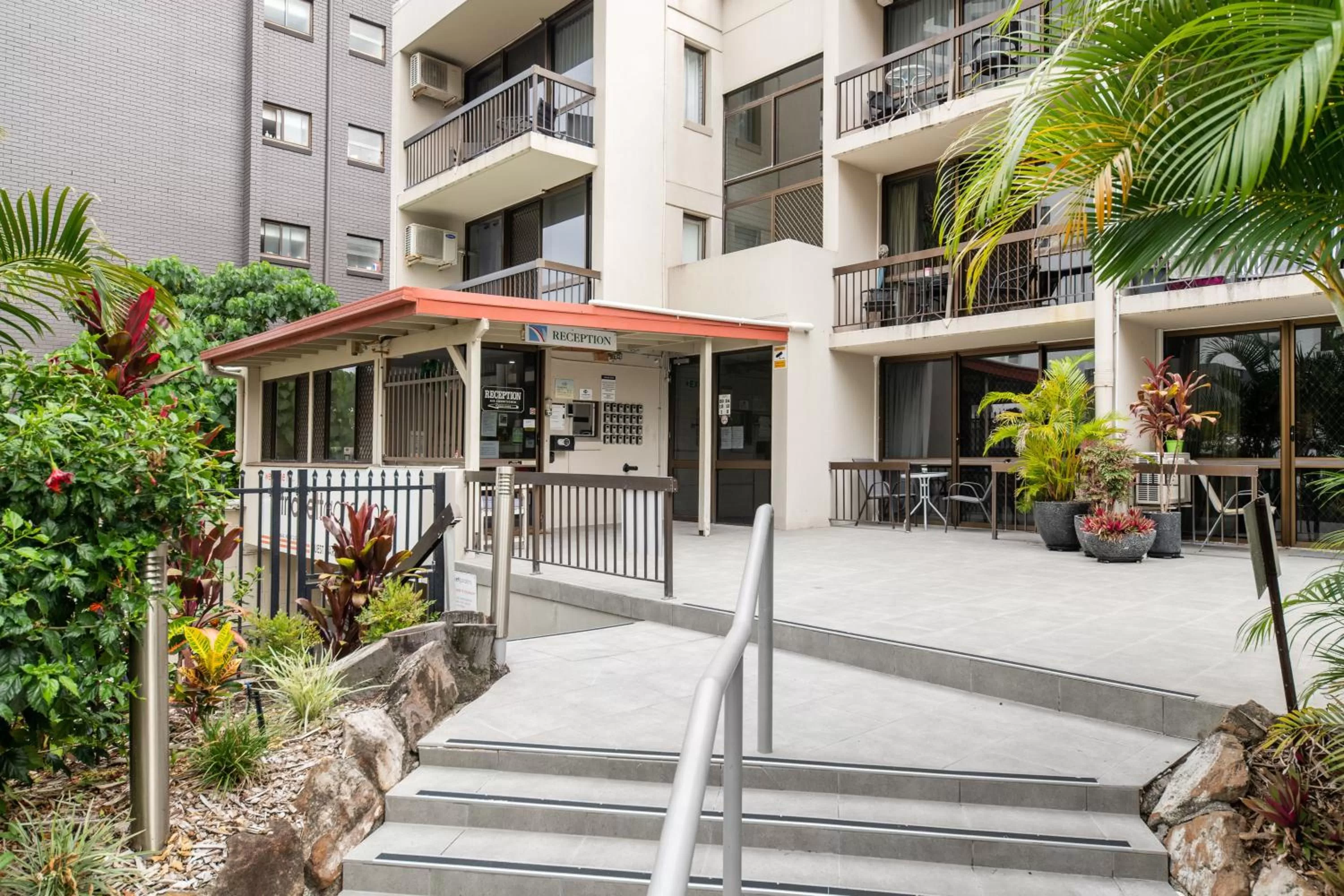 Property building in Trickett Gardens Holiday Inn