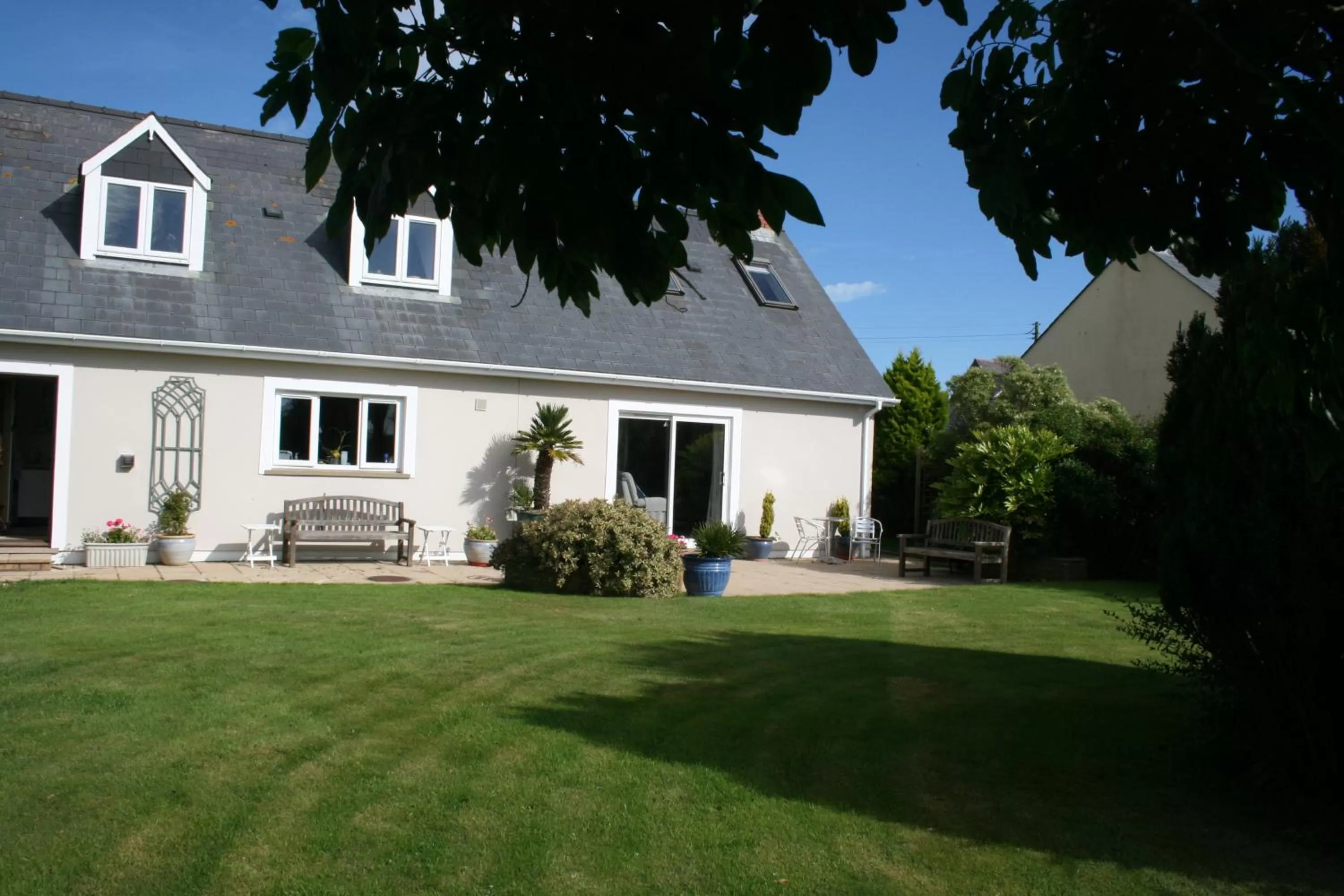 Property building in Pentigili