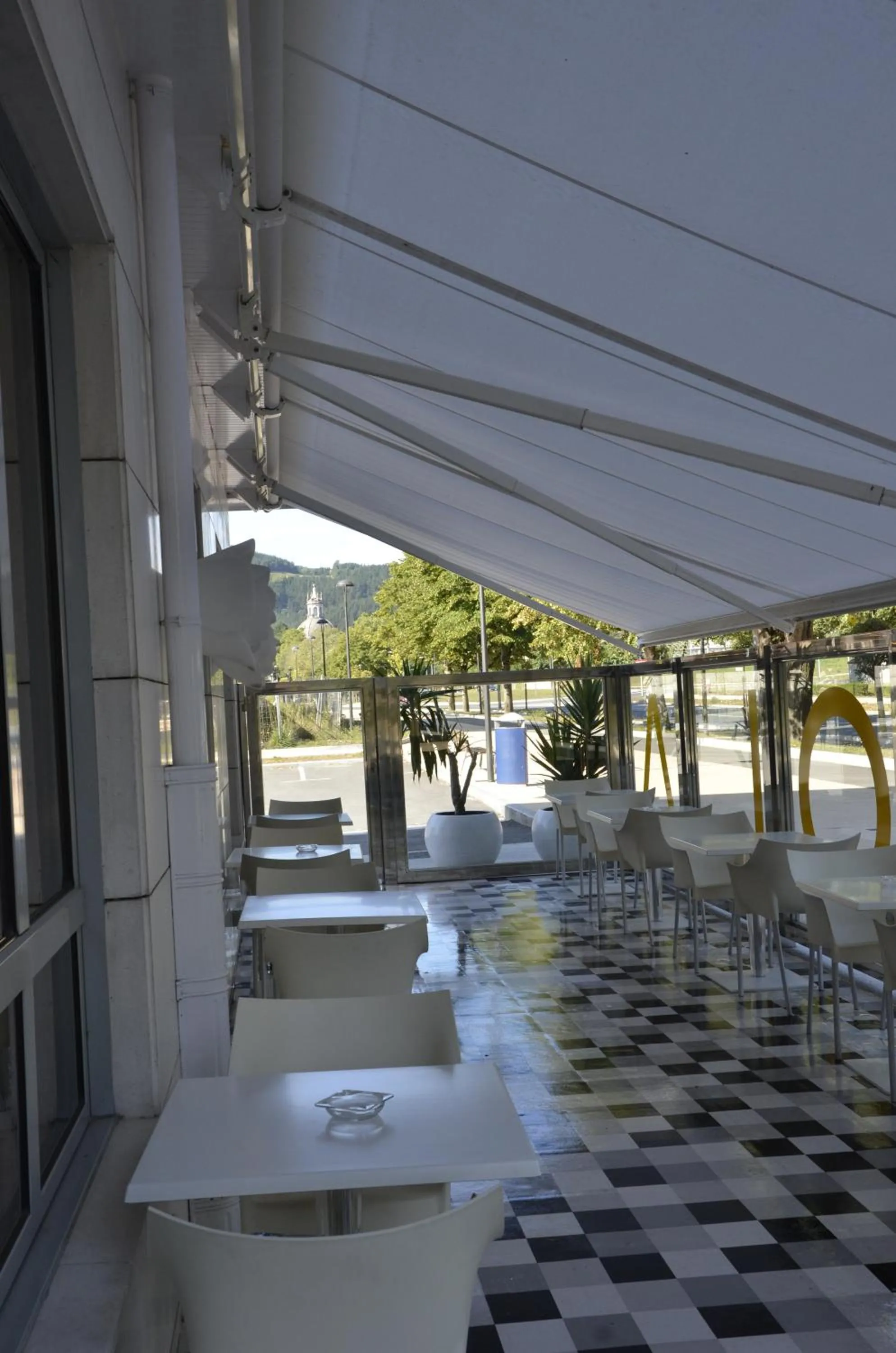 Restaurant/places to eat in Hotel Loiola