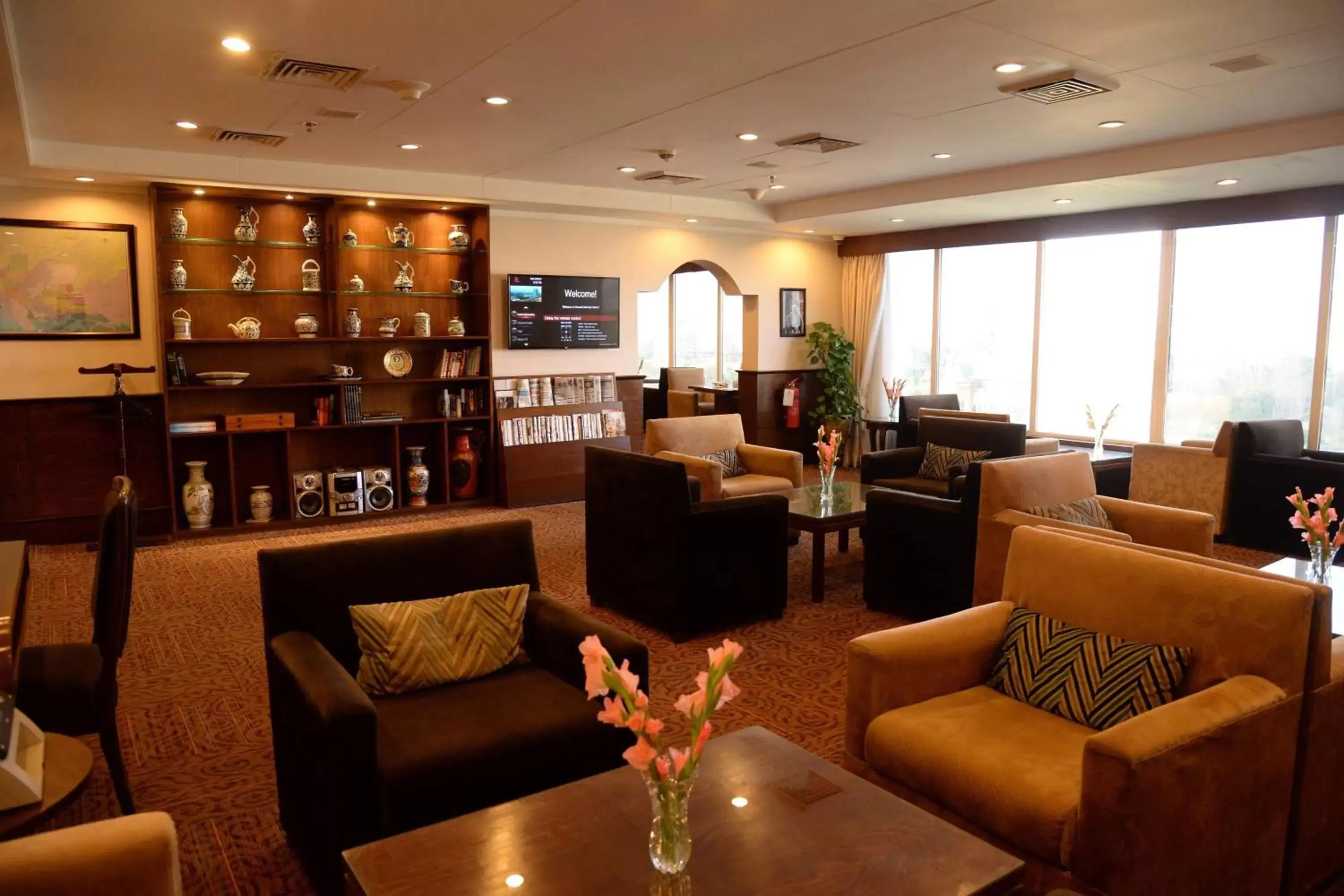 Lounge or bar in Karachi Marriott Hotel