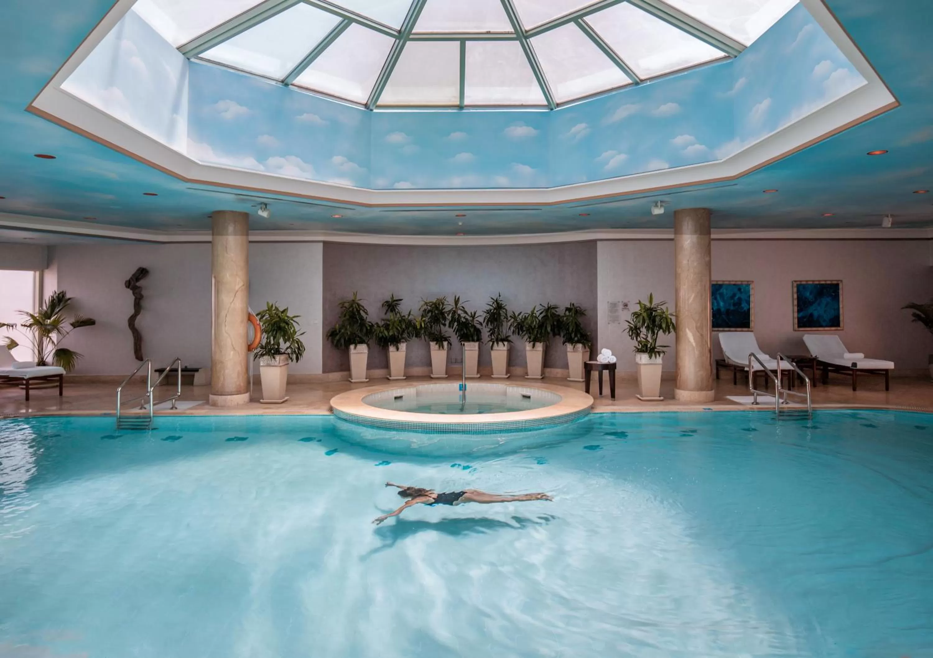 Swimming pool in Four Seasons Hotel Cairo at Nile Plaza