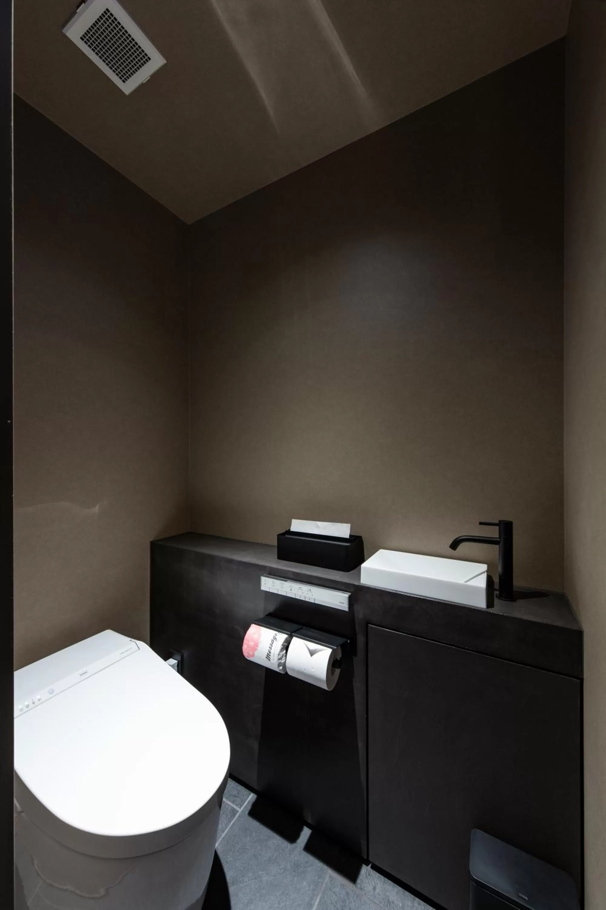 Toilet in hotel tou nishinotoin kyoto
