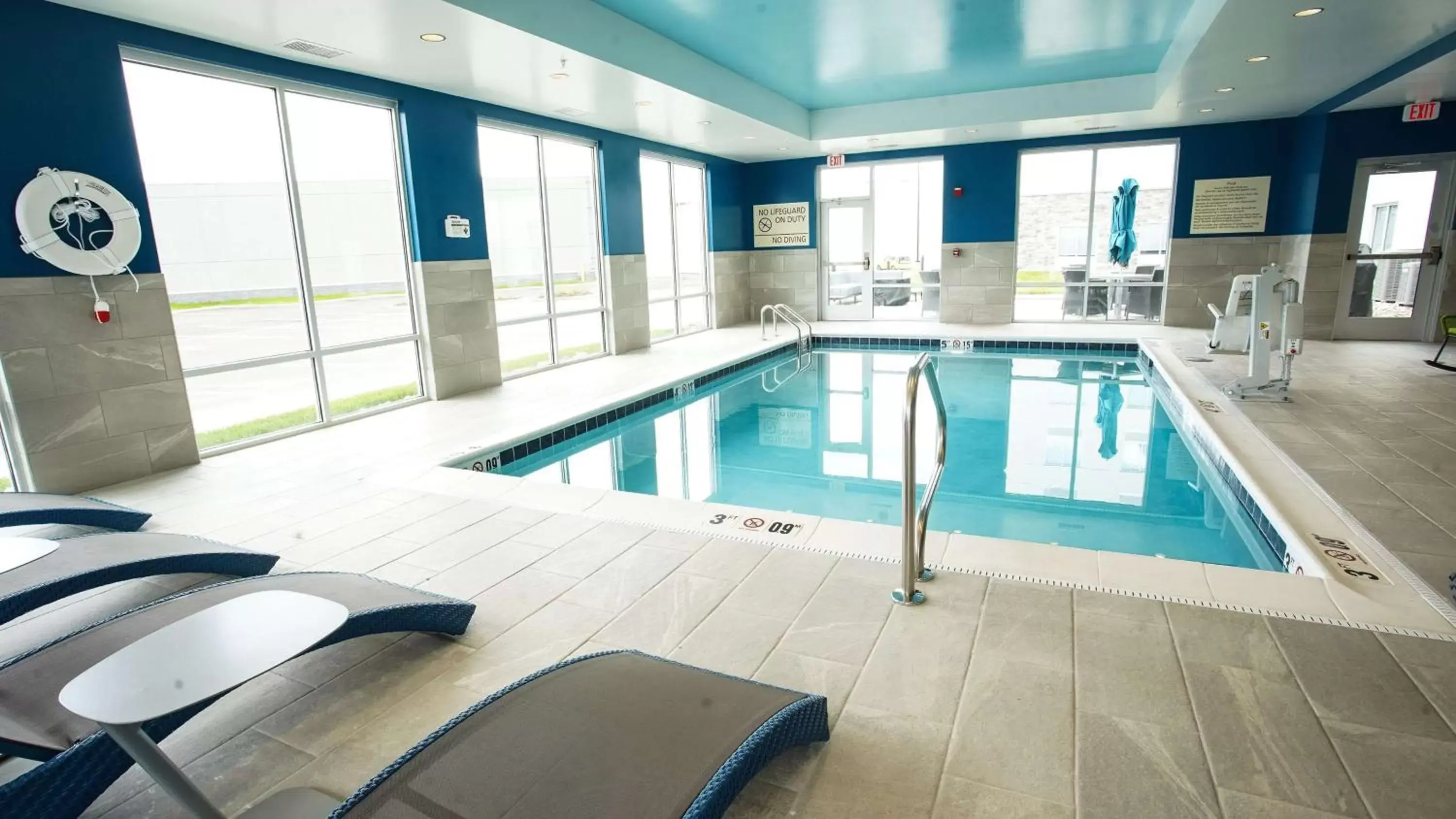 Pool view, Swimming Pool in Hampton Inn & Suites St Clairsville, Oh