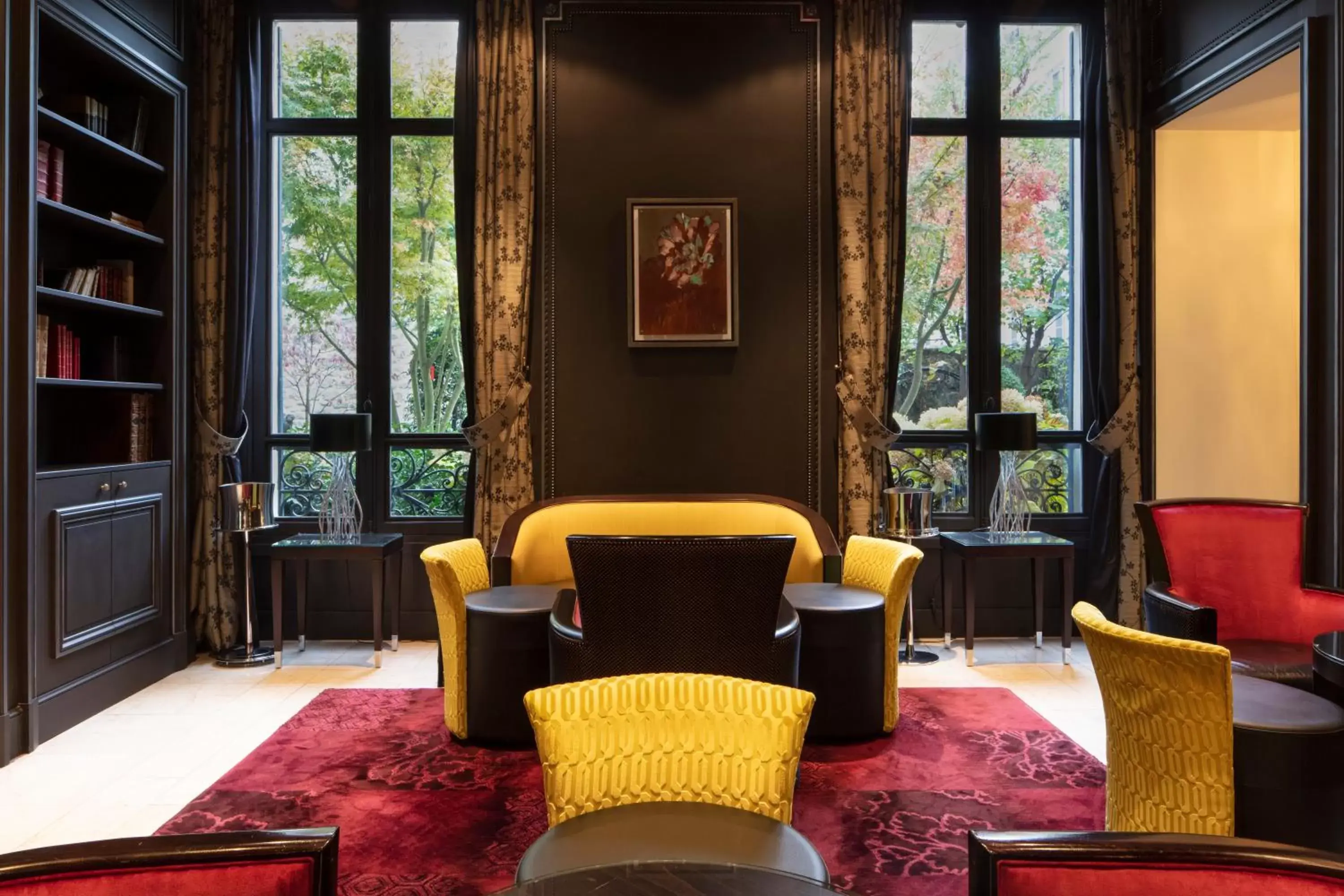 Communal lounge/ TV room, Seating Area in Hôtel Regent's Garden - Astotel