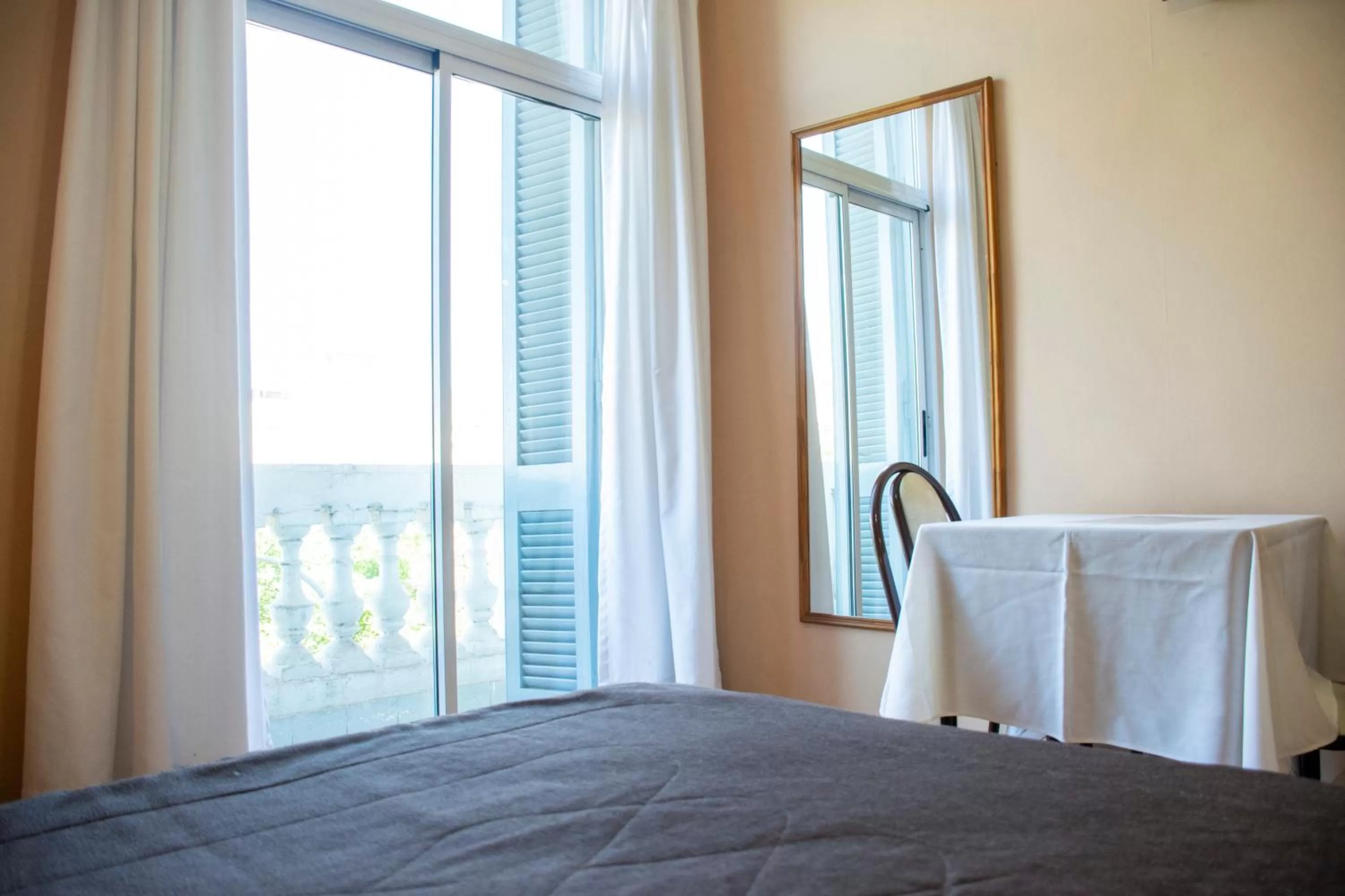 View (from property/room), Bed in Hotel Internacional