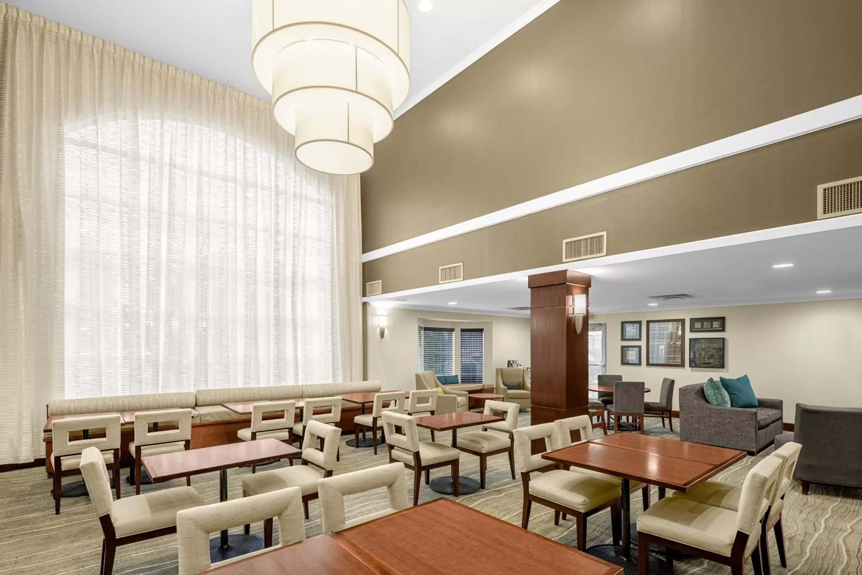 Restaurant/Places to Eat in Staybridge Suites Chattanooga-Hamilton Place, an IHG Hotel