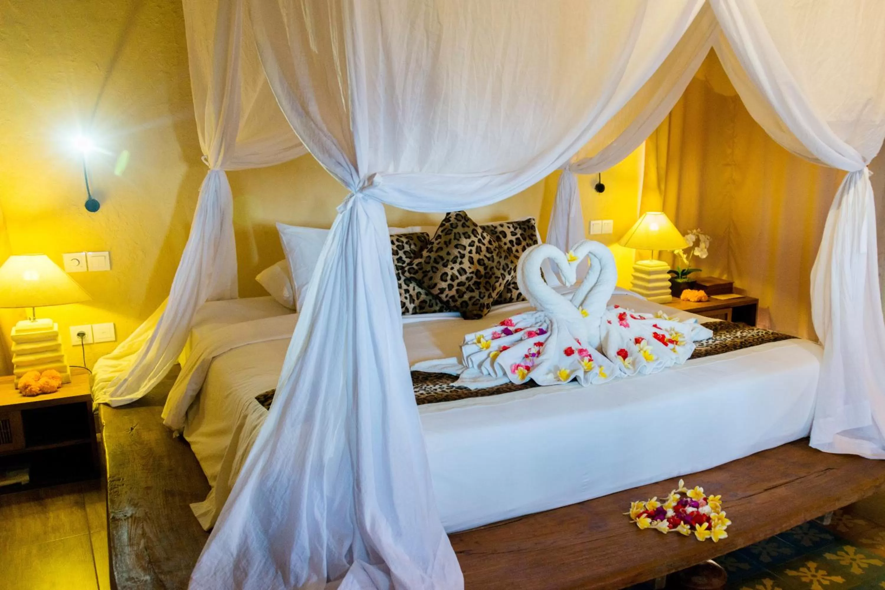 Decorative detail, Bed in NusaBay Menjangan