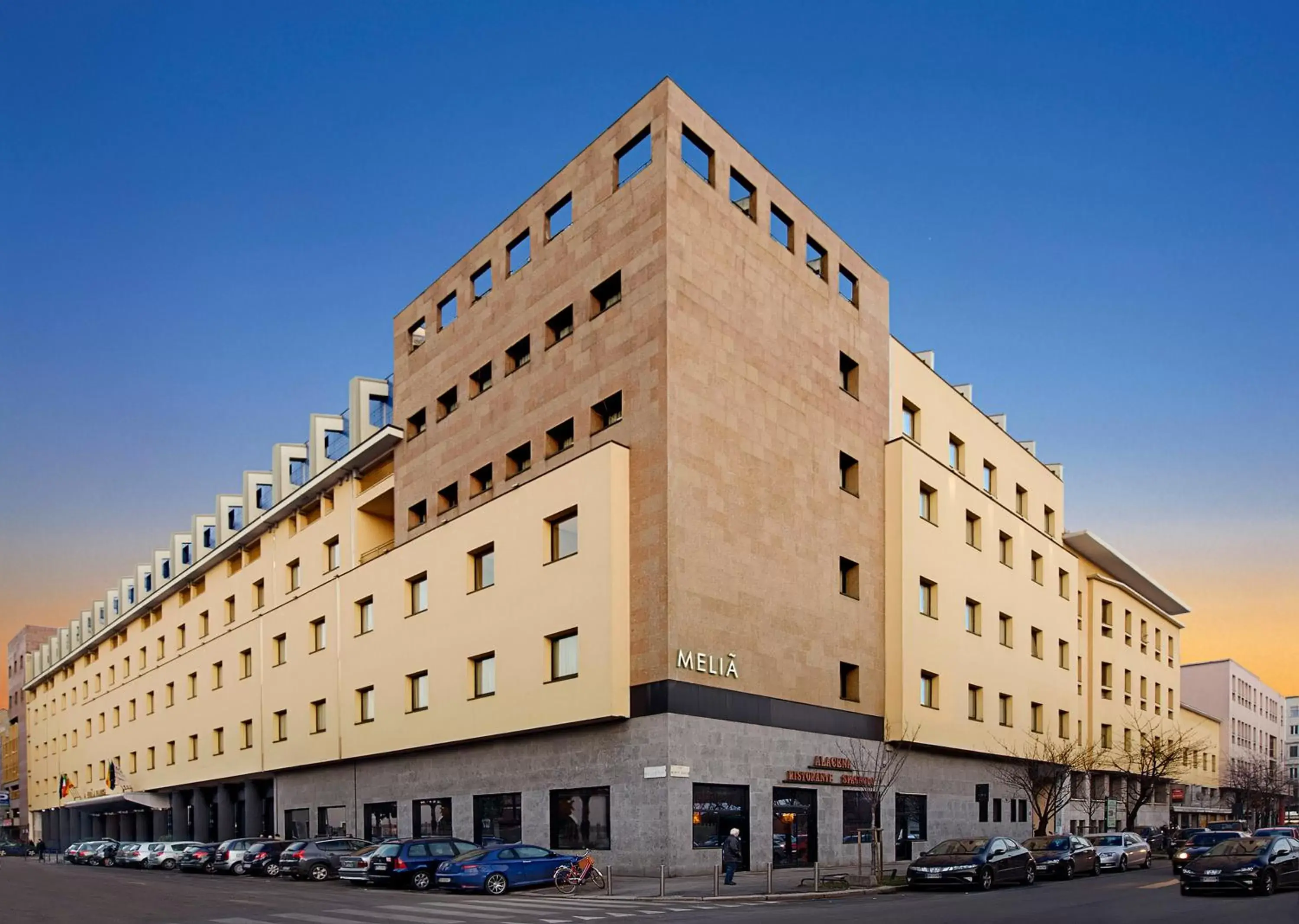 Facade/entrance, Property Building in Meliá Milano