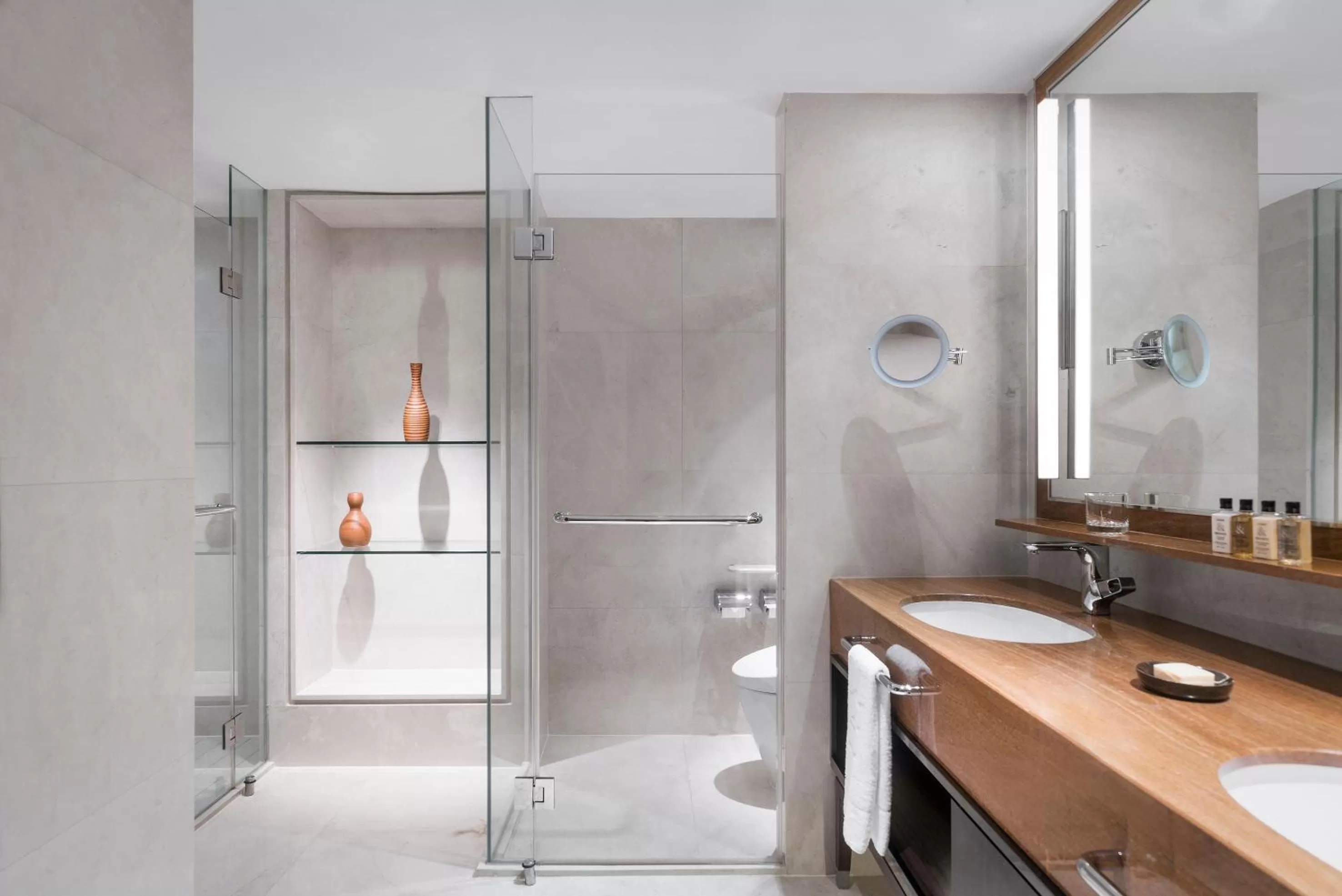 Bathroom in Shangri-La Singapore