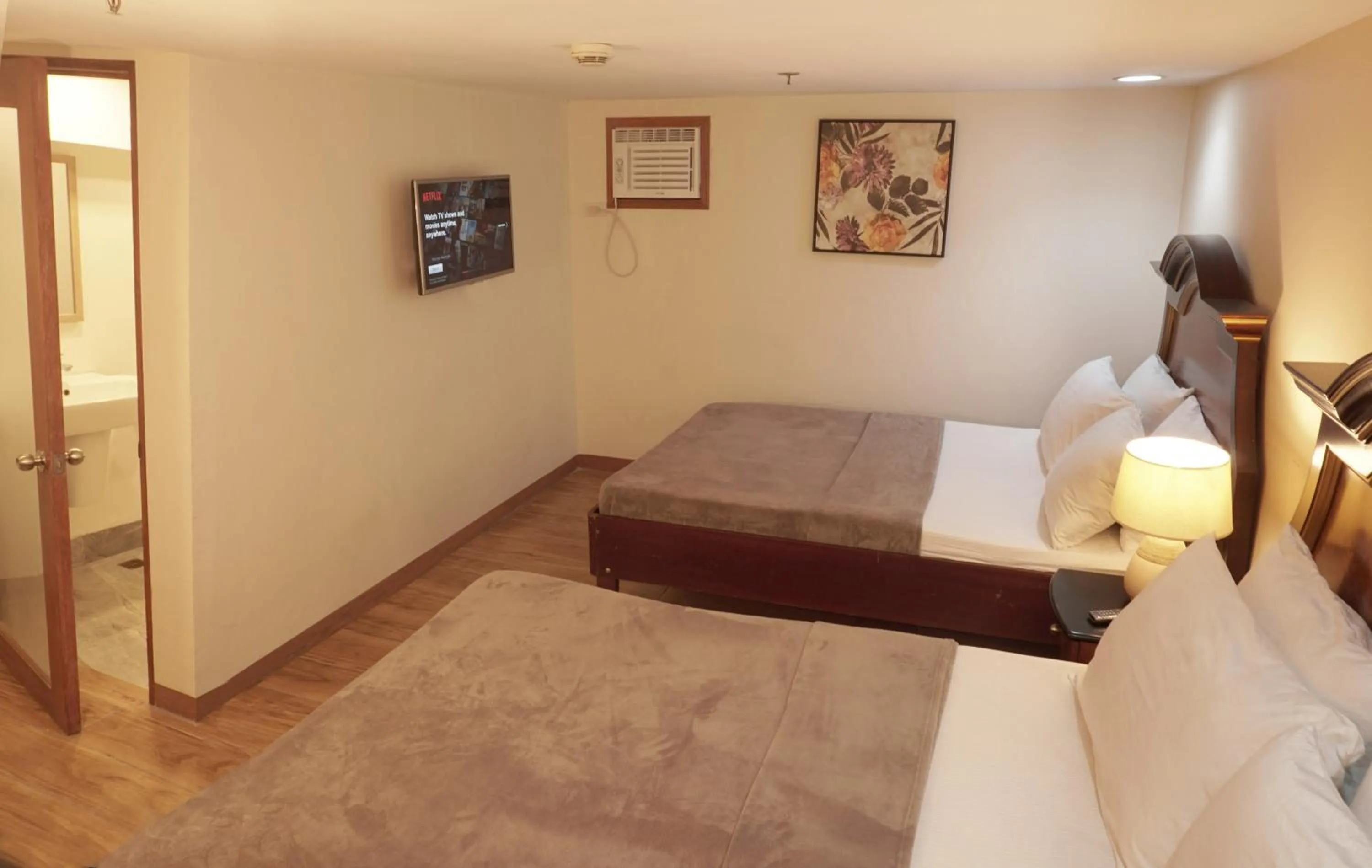 Bedroom, Bed in 1775 Adriatico Suites