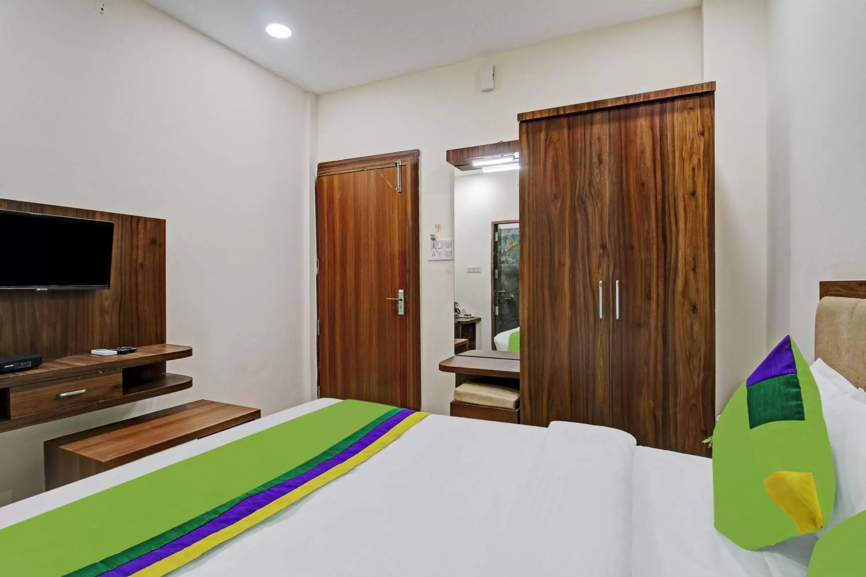 Bedroom, Bed in Treebo Krishna Regency ISBT Bus Stop Bedroom, Bed in Treebo Krishna Regency ISBT Bus Stop