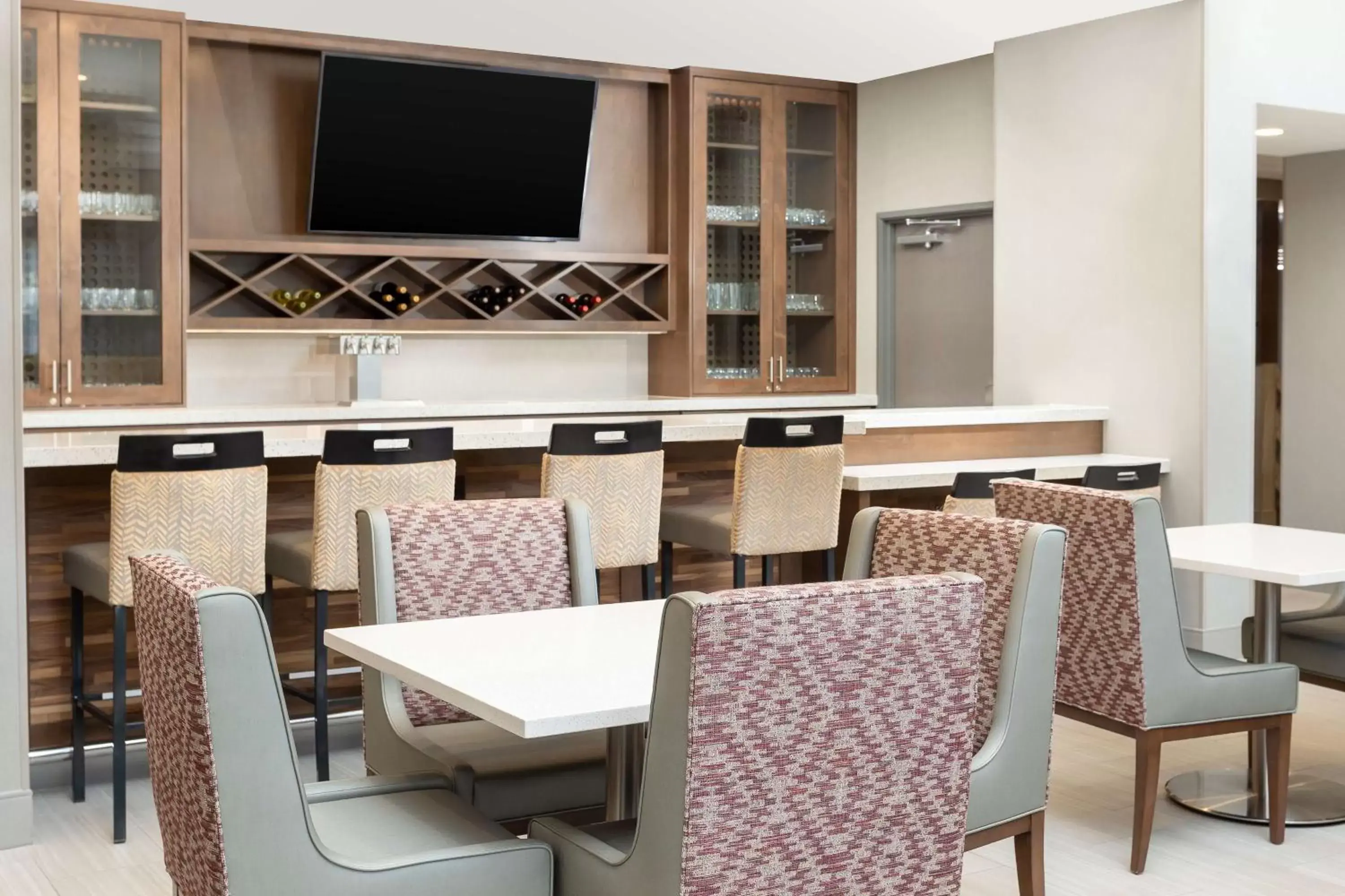 Lobby or reception in Hampton Inn & Suites Santa Rosa Sonoma Wine Country Lobby or reception in Hampton Inn & Suites Santa Rosa Sonoma Wine Country