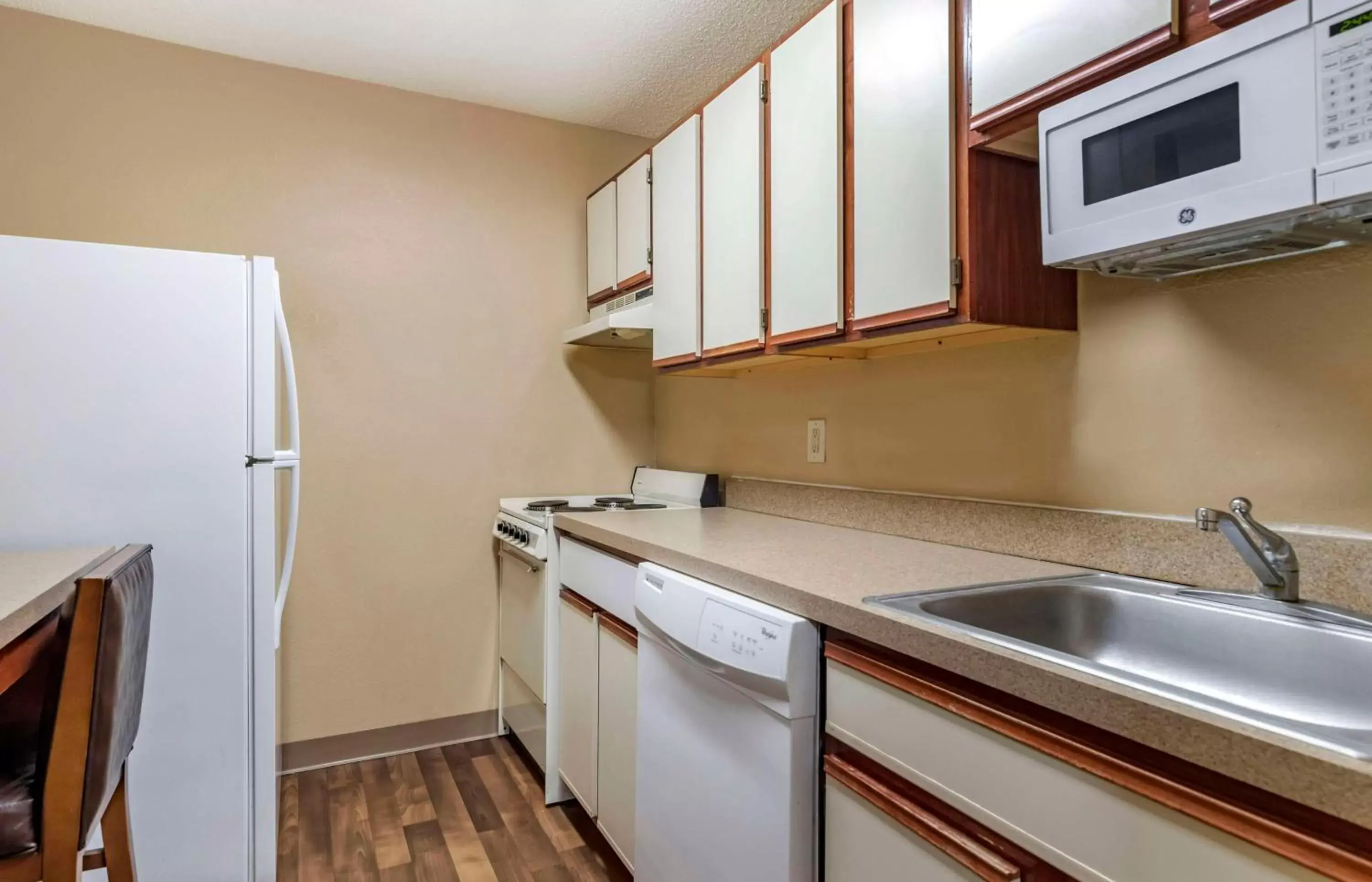 Bedroom, Kitchen/Kitchenette in Extended Stay America Suites - San Antonio - Colonnade - Medical