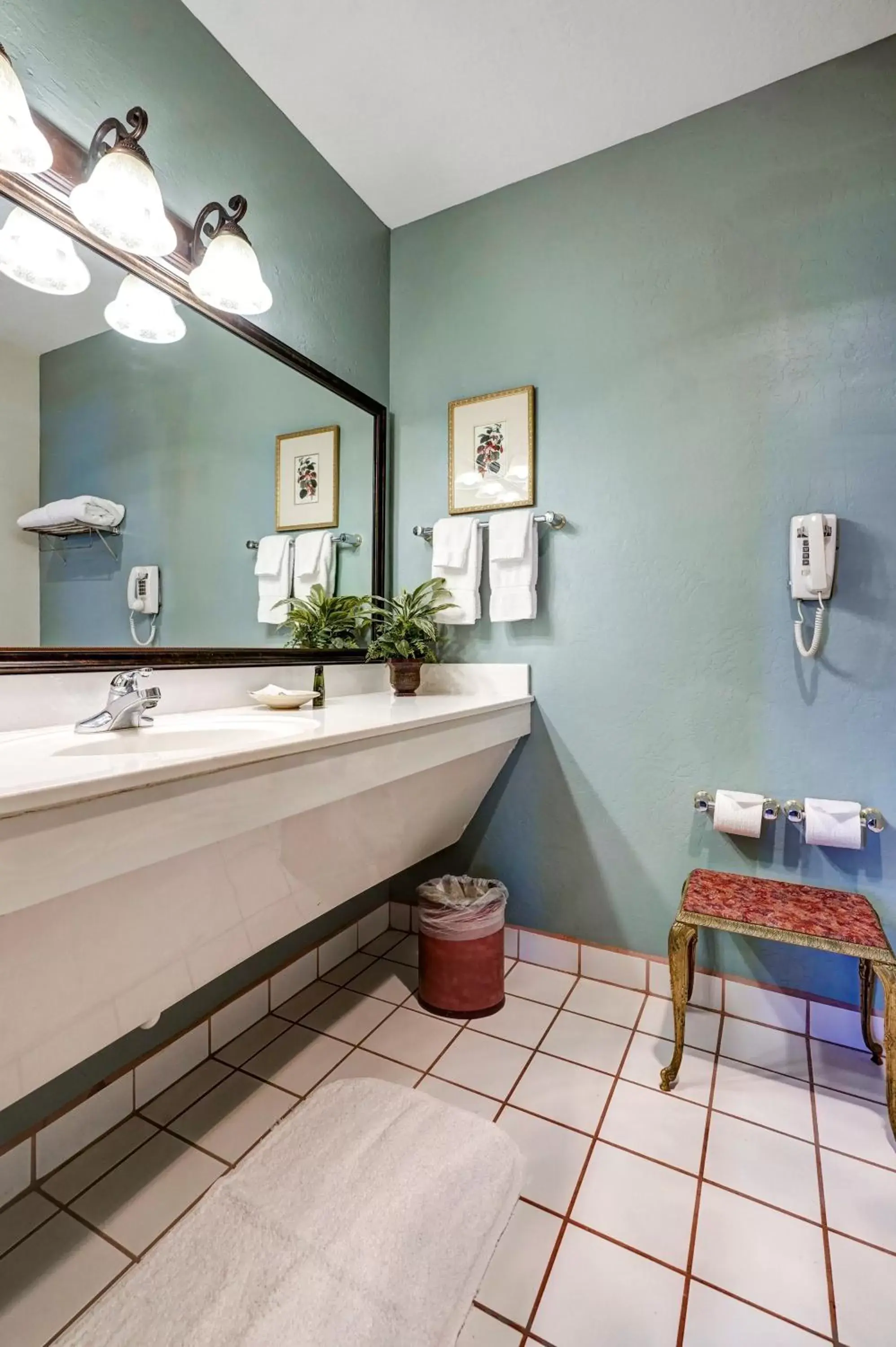 Bathroom in Forest Villas Hotel