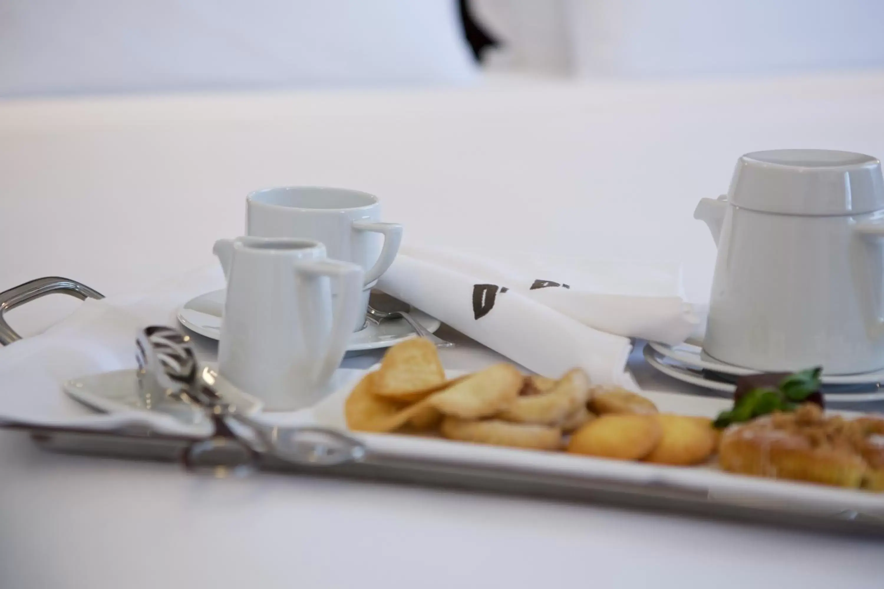 Coffee/tea facilities in Duca D'Aosta Hotel