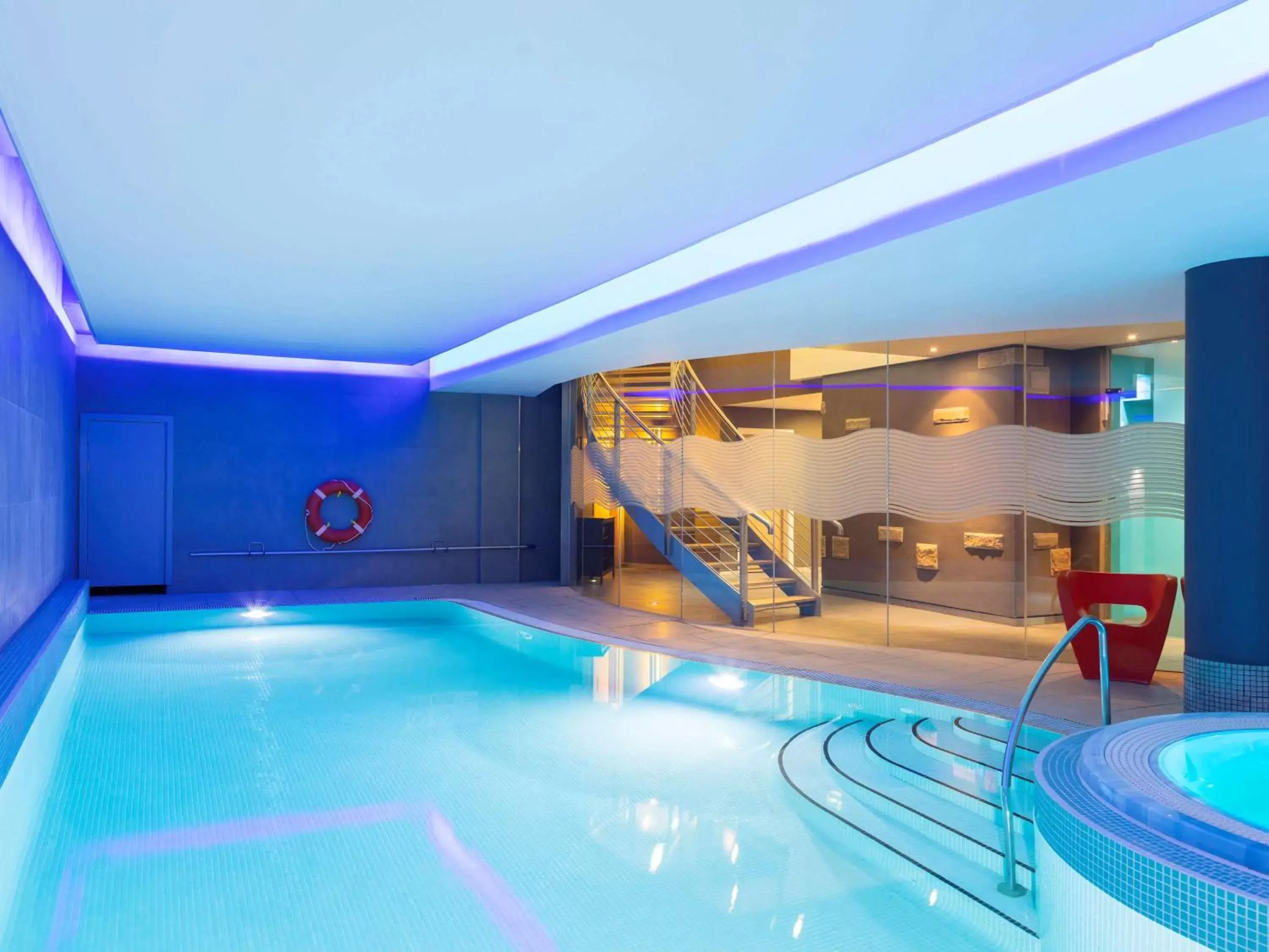 On site, Swimming Pool in Novotel Edinburgh Centre