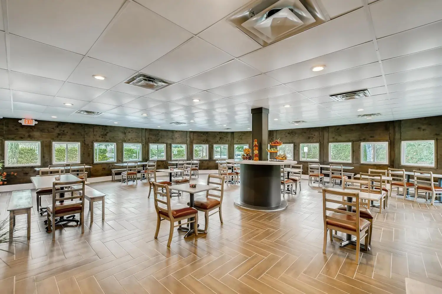 Coffee/tea facilities in Orangewood Inn and Suites Midtown