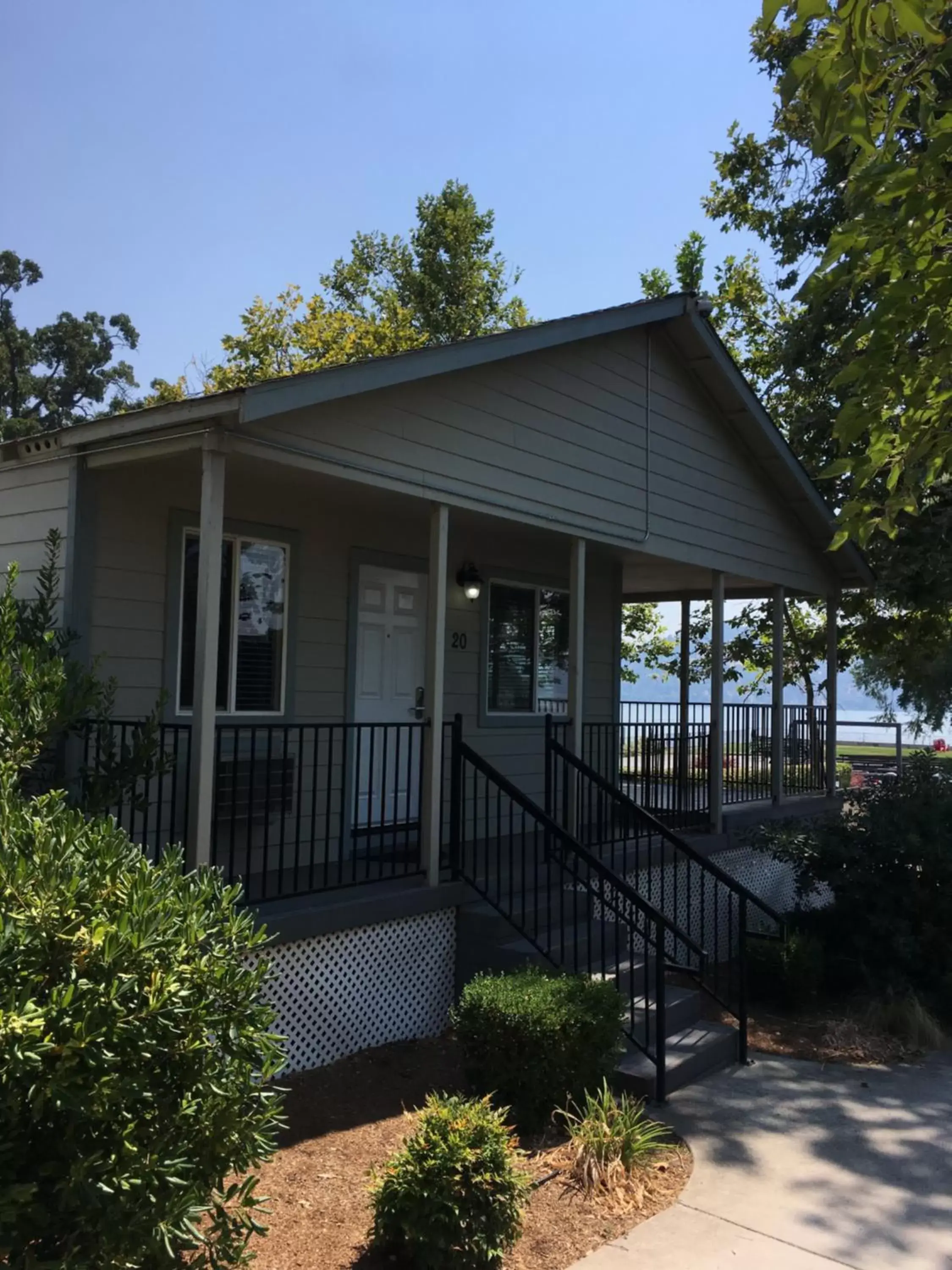 Balcony/Terrace, Property Building in Clear Lake Cottages & Marina