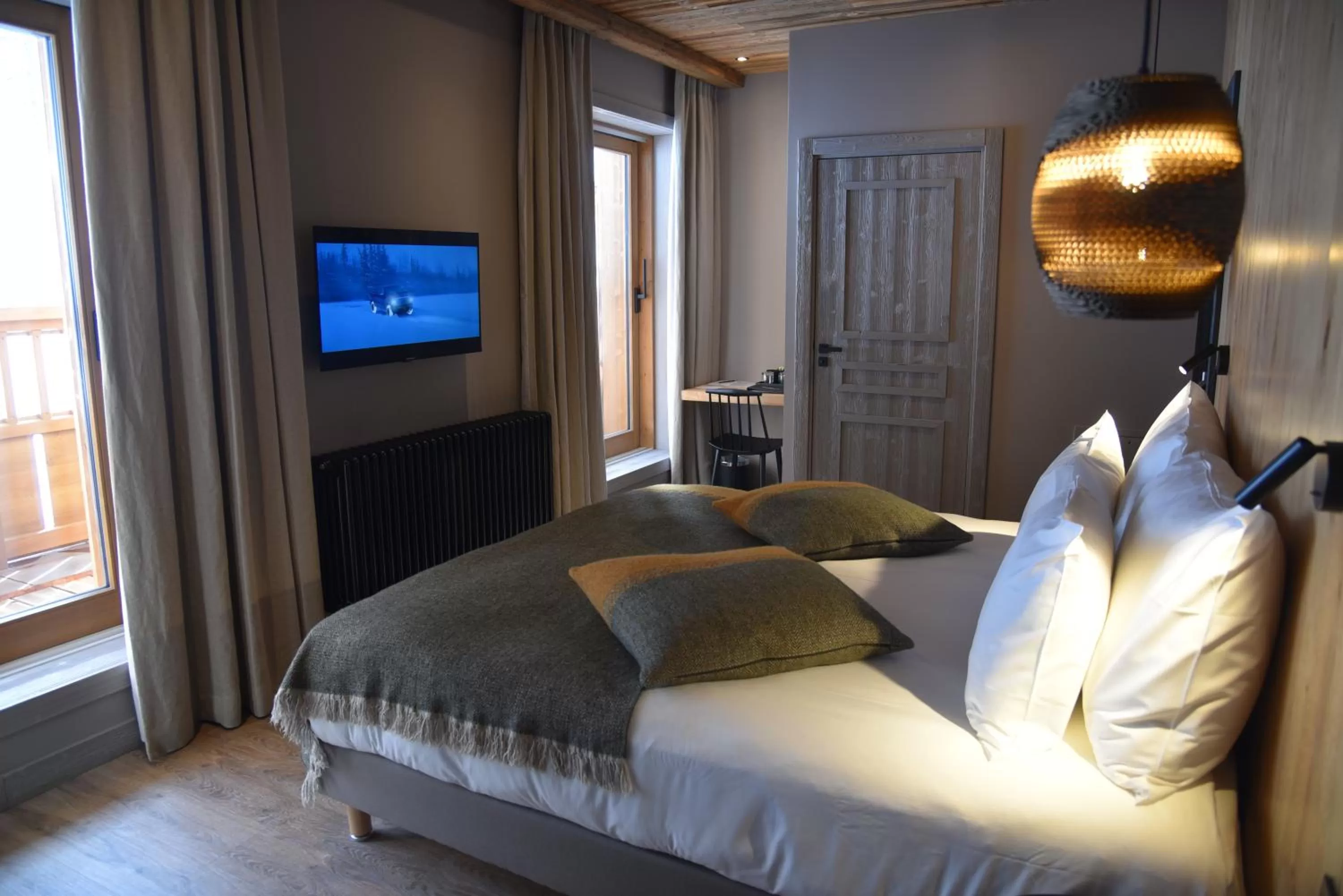 Bed in Hotel MONT-BLANC VAL D'ISERE