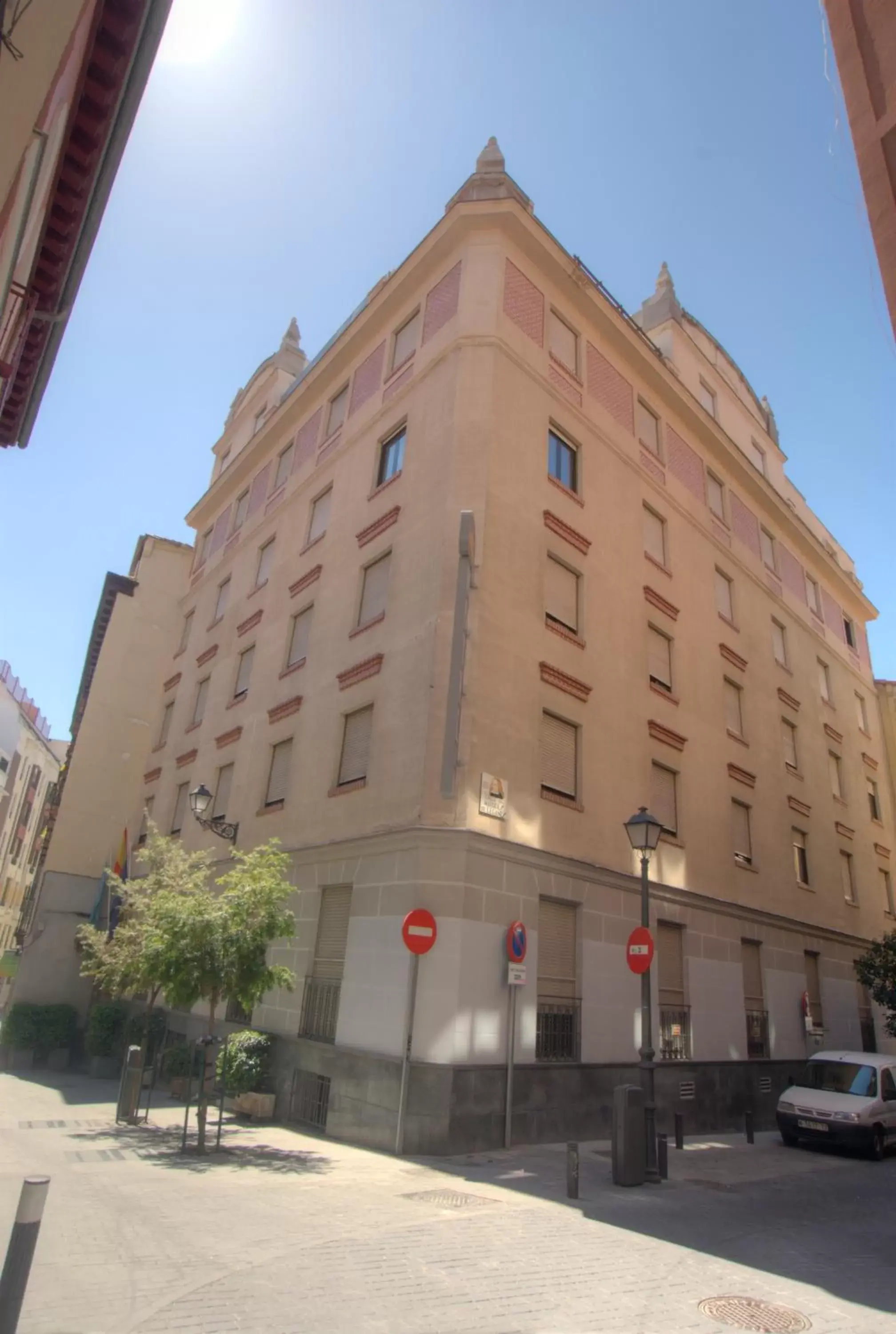 Facade/entrance, Property Building in Hotel Los Condes