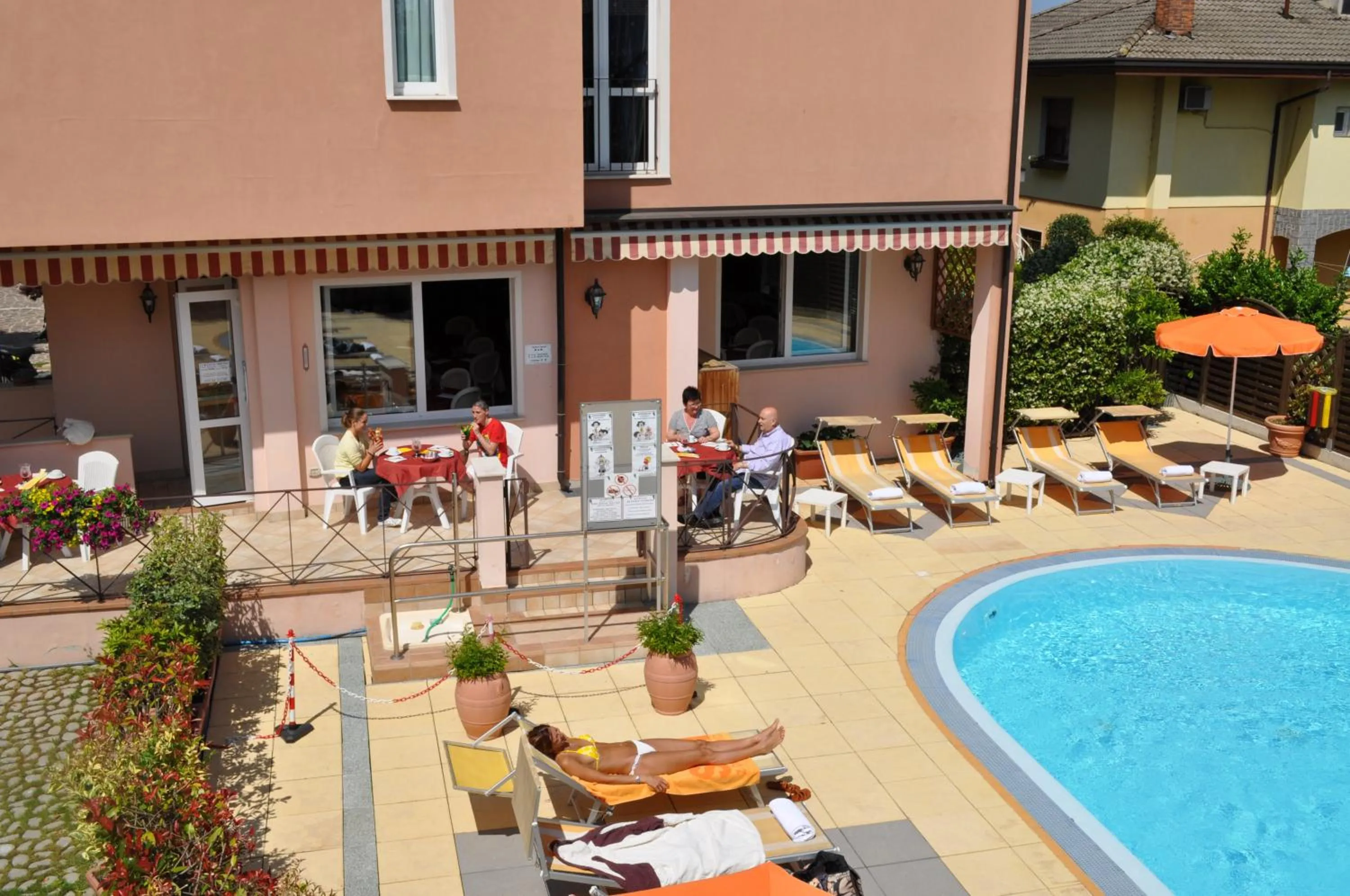 Swimming pool in Hotel Alsazia