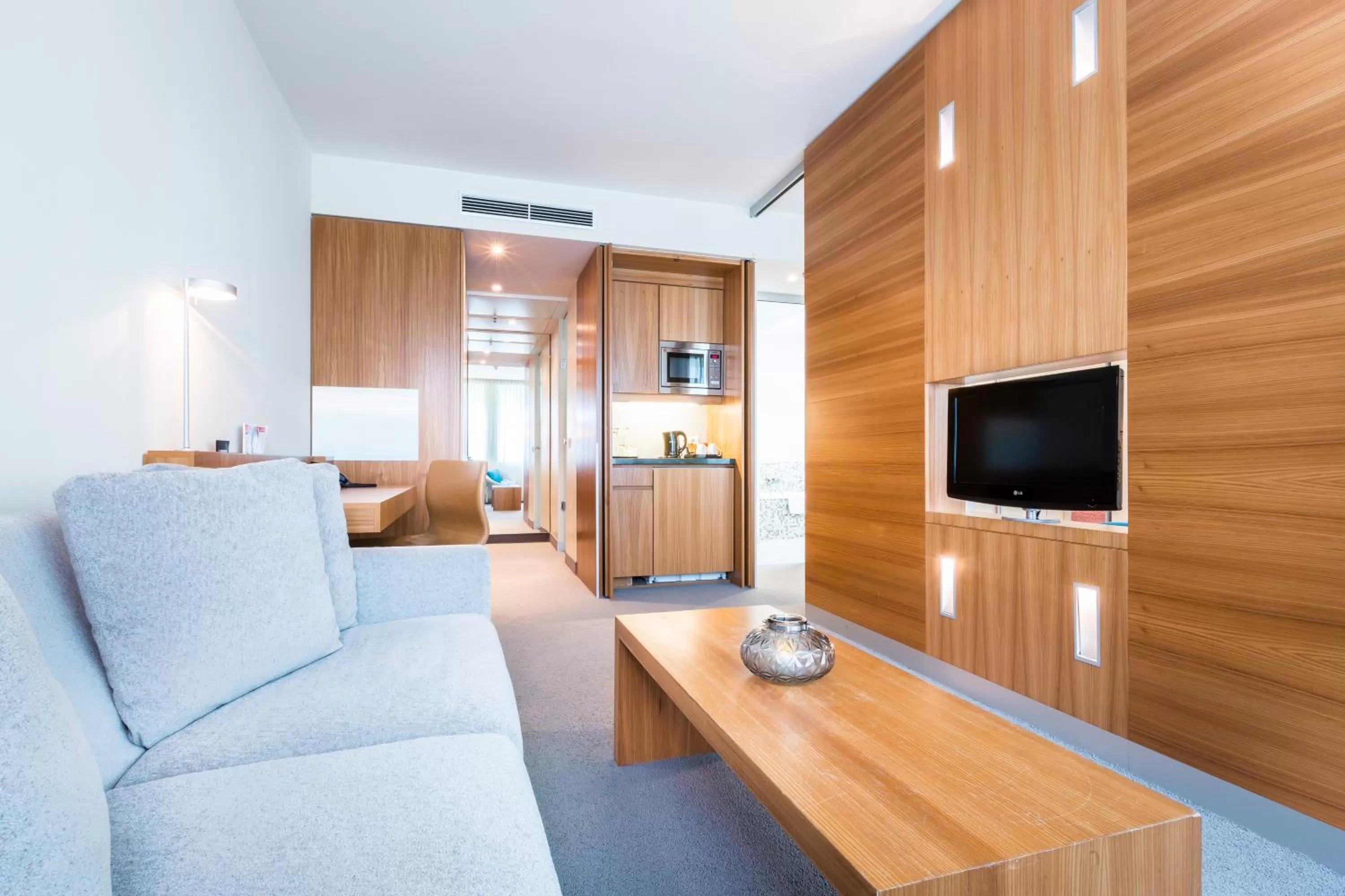 Kitchen or kitchenette in Lindner Hotel Berlin Ku'damm, part of JdV by Hyatt